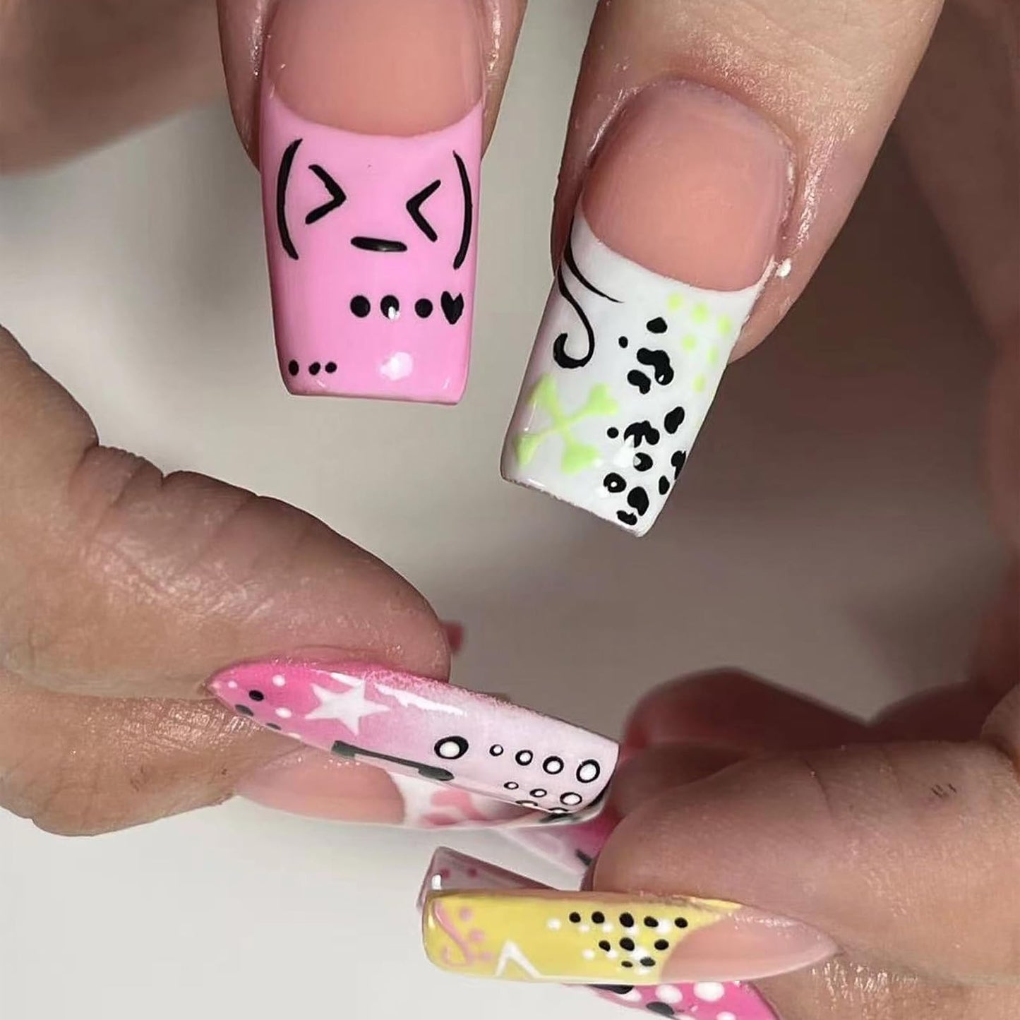 MISUD Press on Nails - Long Square Fake Nails with French Tip, Acrylic Y2K Star Design 24 pcs