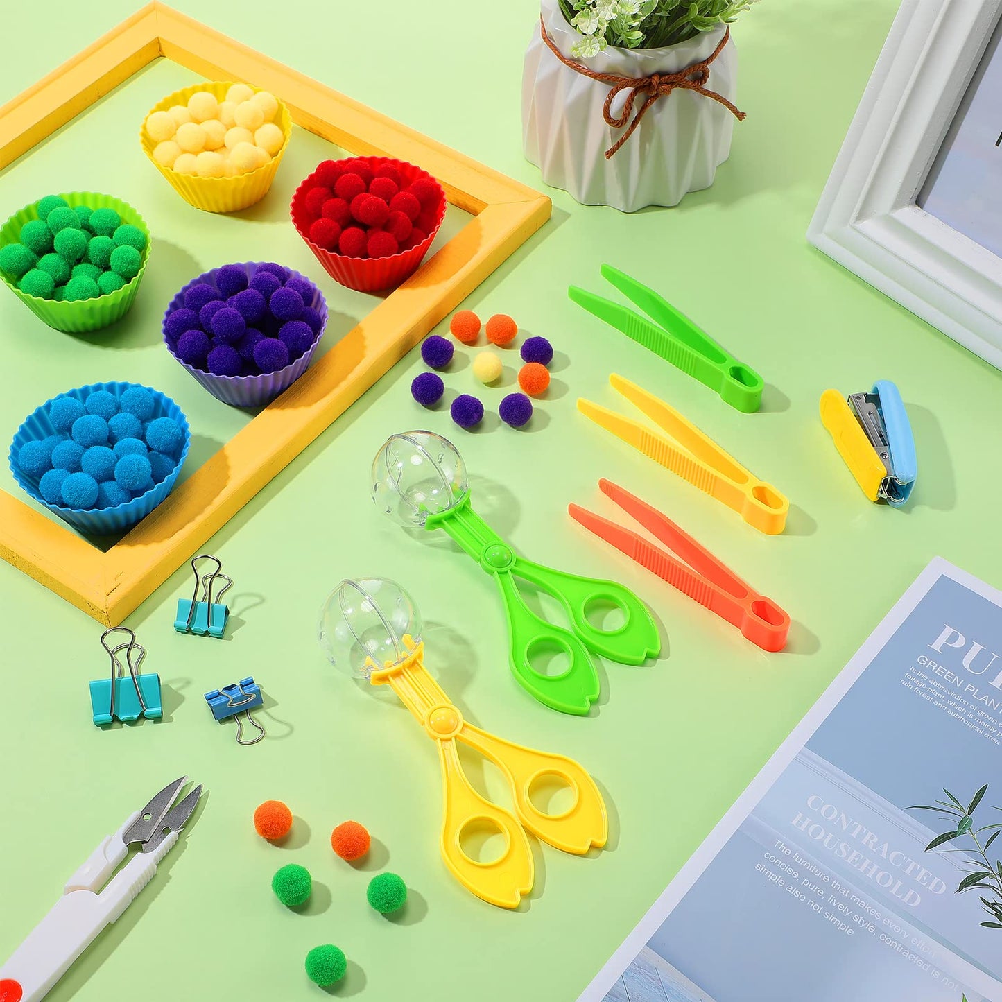 142 Pieces Fine Motor Skills Handy Scooper Set Sensory Bin Filler Includes 12 Sorting Bowls, 8 Tweezers, 2 Scissors Clips, 120 Plush Balls for Early Education and Sorting Counting Training Development