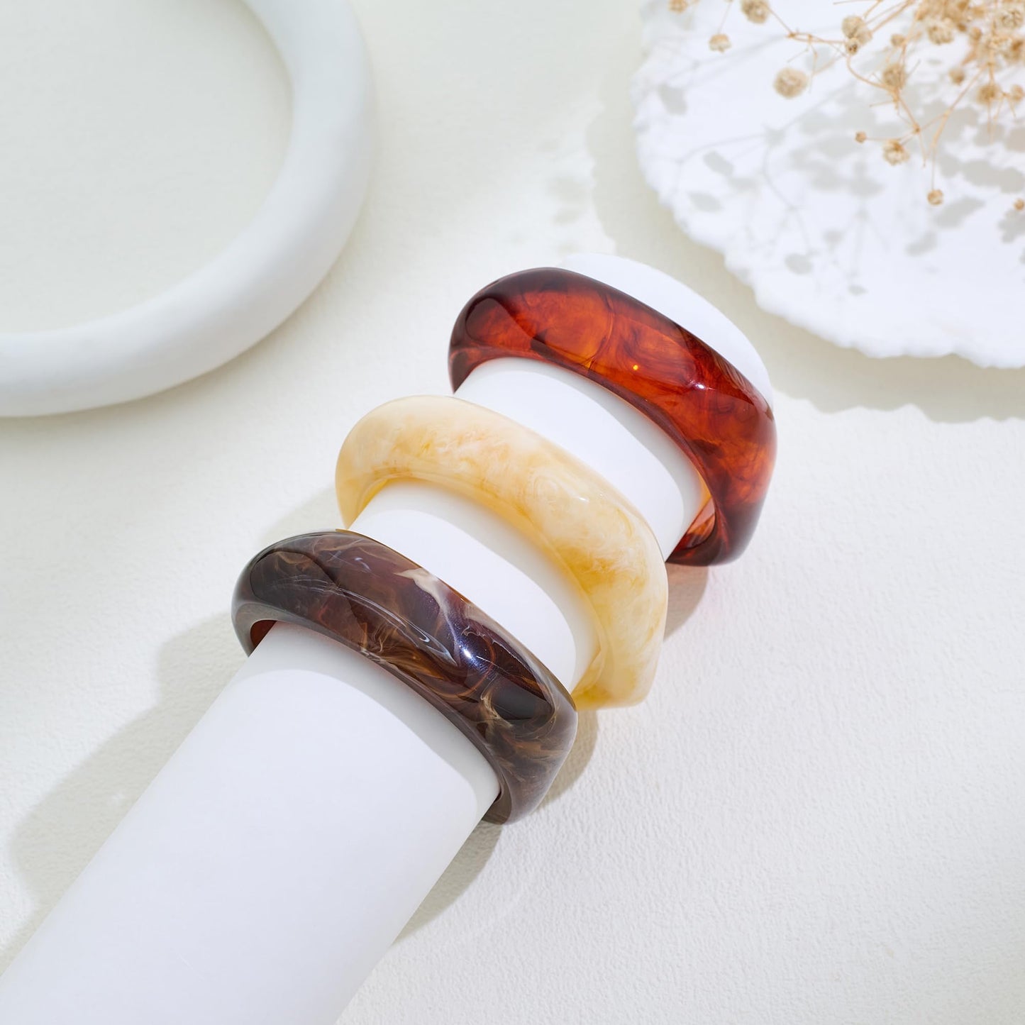 ENSKEFEN 3PCS Chunky Acrylic Resin Bangle Bracelet Set for Women Wide Retro Cream Brown Acrylic Bangles Stackable Statement Geometric Resin Bracelets