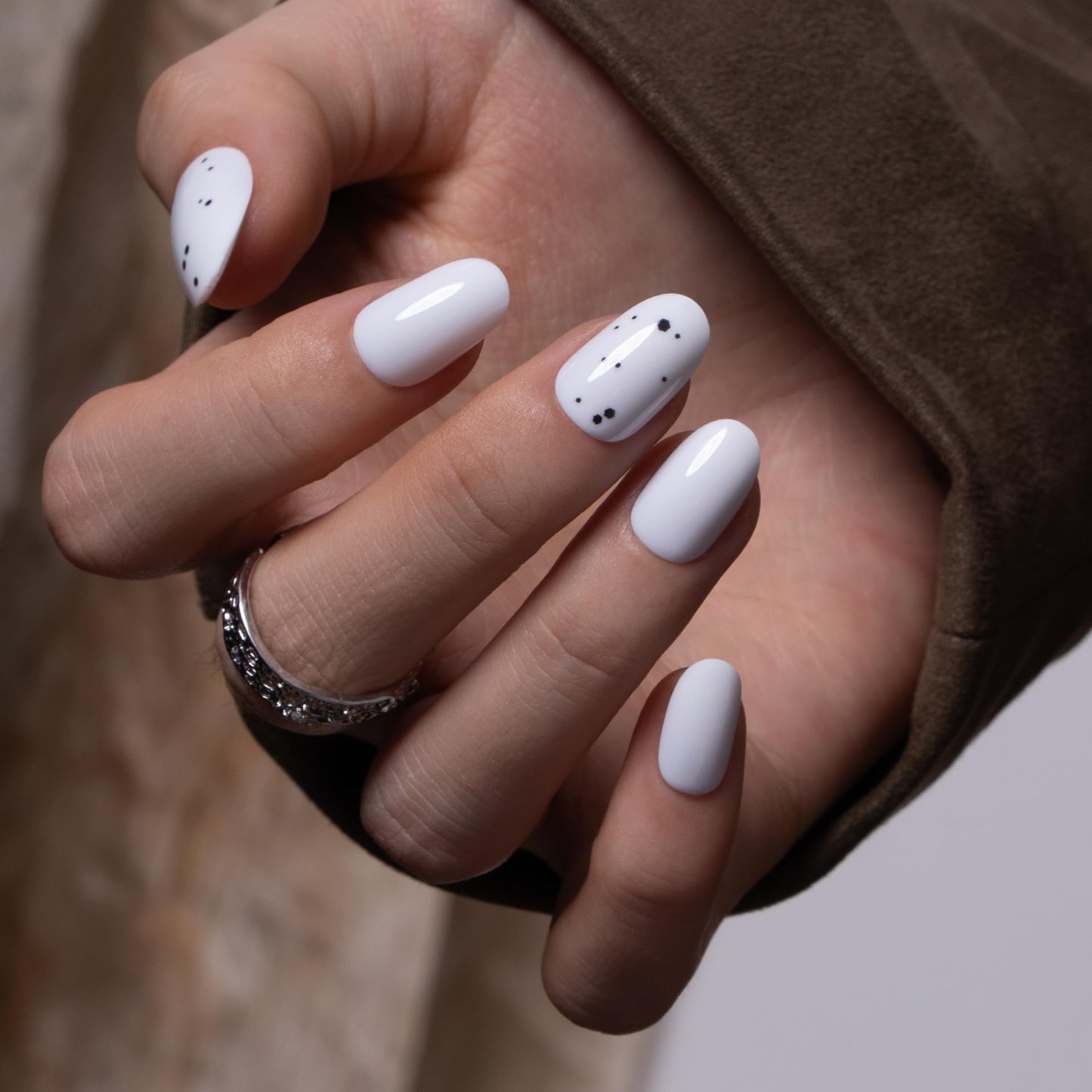 CurvLife Soft Gel Oval Press-On Nails Medium, Reusable Fake Nails with Glue & Adhesive Tabs, 30PCS Salon-Quality Stick-On Nails for At-Home Manicure (Porcelain Ink)