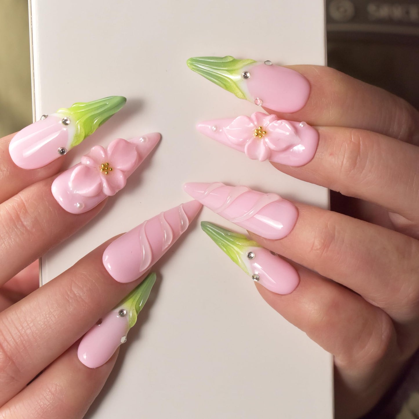 LIFOOST Nails Handmade Press On Long Stiletto Almond Artistic Petal Pink Green Fashion Artificial False Nail Tips 10 Pcs Set