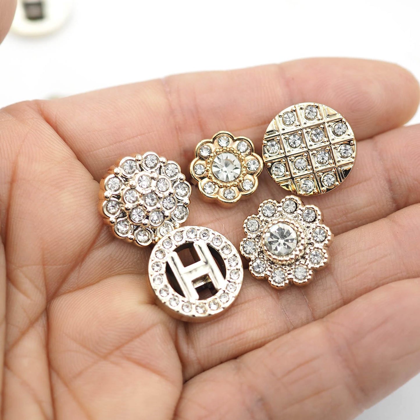 Xiufortion 80PCS Plastic Embellishment Buttons with Rhinestones Set for Coat，Suits，Knitting Sweaters, Sewing Crafting, Replacement, Handmade Crafts stored in a Plastic Box（5 Styles Mixed）