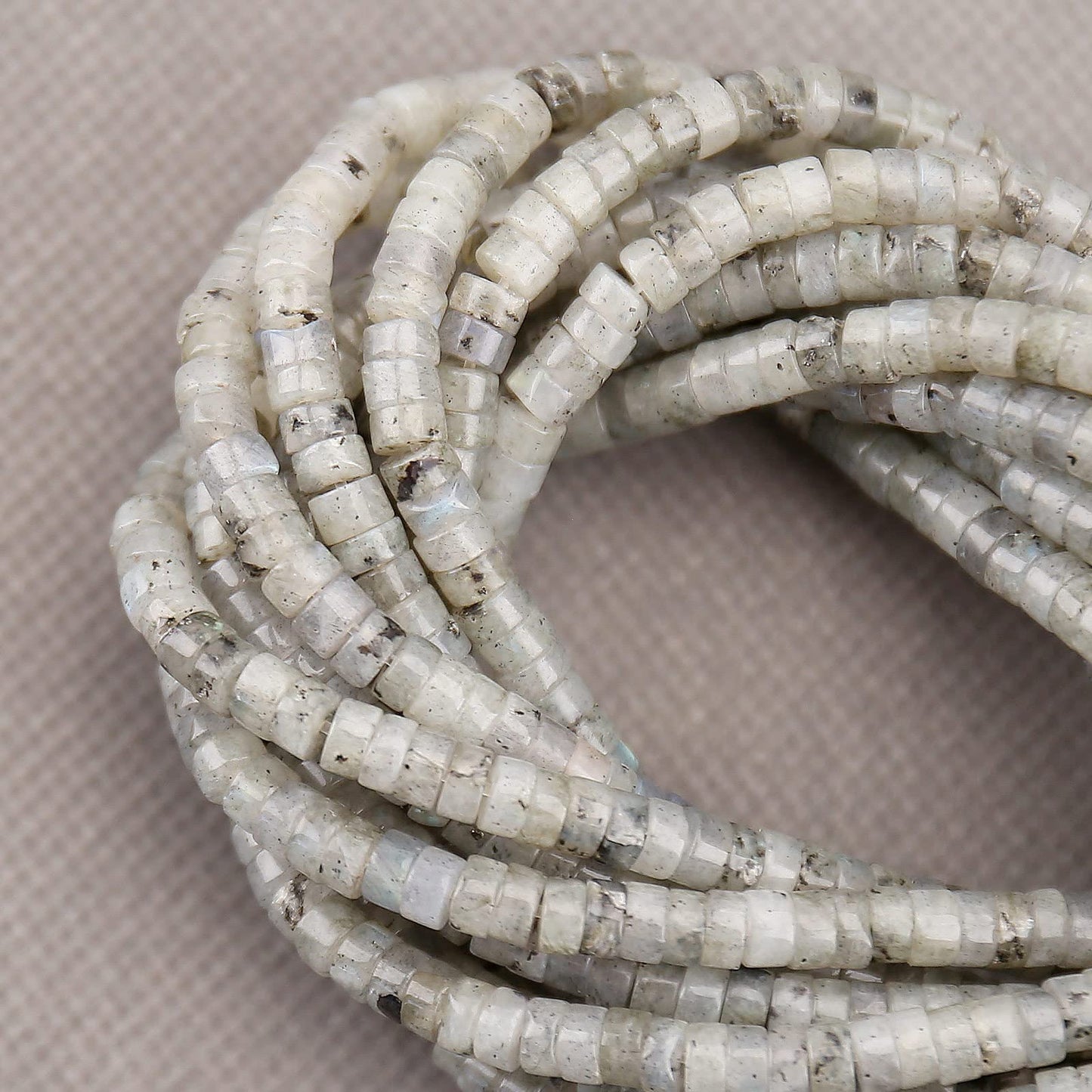 150PCs Natural White Labradorite Spacer Beads, Loose Semi Precious Flat Round Gemstone Heishi Disc Stone Beads for Beading Jewelry Making 4mm*2mm 38cm