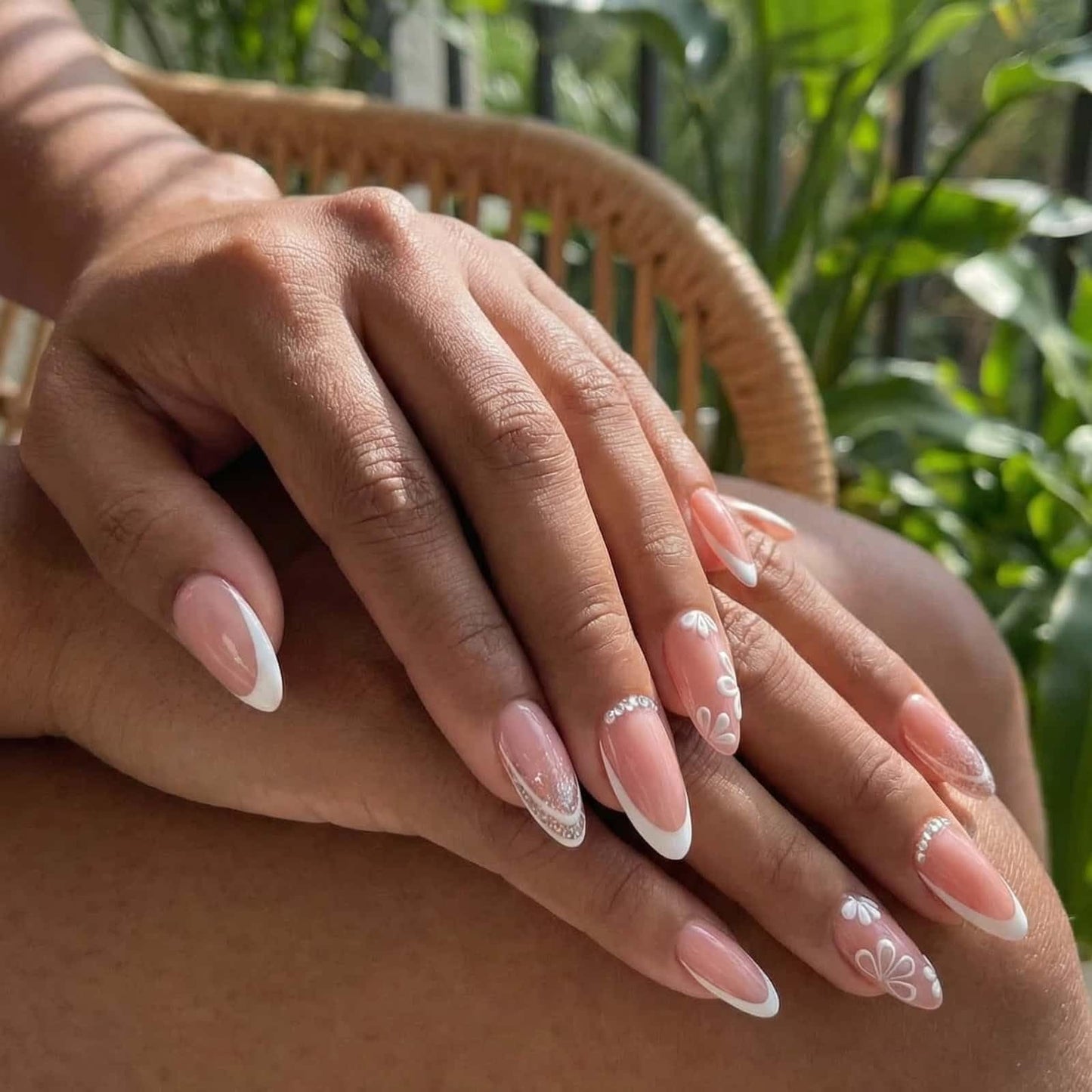French Press on Nails Short Almond Fake Nails White with Flower Rhinestones Designs Full Cover Acrylic Glue on Nails Removable Artificial Stick on Nails for Women 30 Pcs