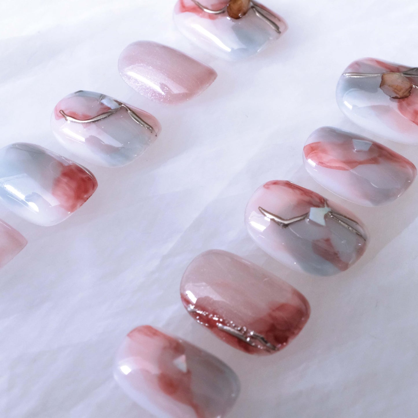 Venice Inspired Press on Nails, Pink Cat Eye with Mirror Powder Chrome Effect, Short Square Shape, 10 Piece (XS Size, SS)