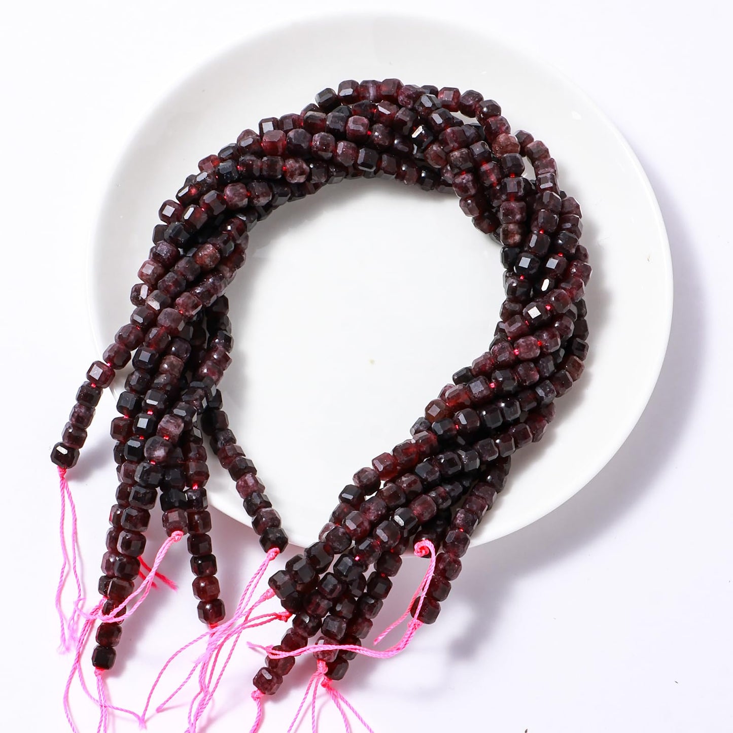 Natural Faceted Garnet Cube Stone Beads 5-5.5mm 60pcs/str Loose Square Semi Gemstone Stone Beads for Making Bracelets Necklace Earrings