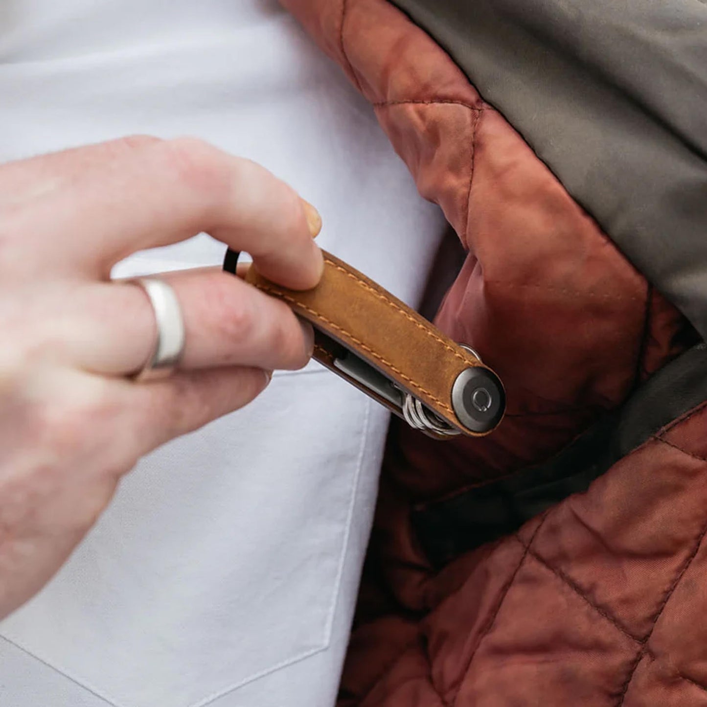 Orbitkey Crazy Horse Leather Key Organizer | Holds up to 7 Keys, Chestnut Brown