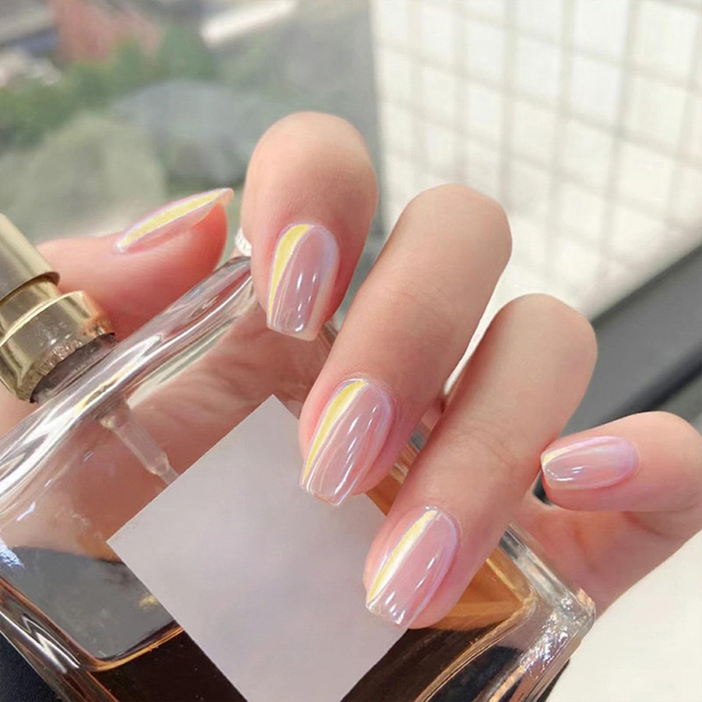 Pink Chrome Press on Nails Short Square Fake Nails Glossy Aurora Glue on Nails Acrylic Shiny Electroplate False Nails Artificial Reusable Exquisite Nails Stick on Nails for Women Manicure 24Pcs