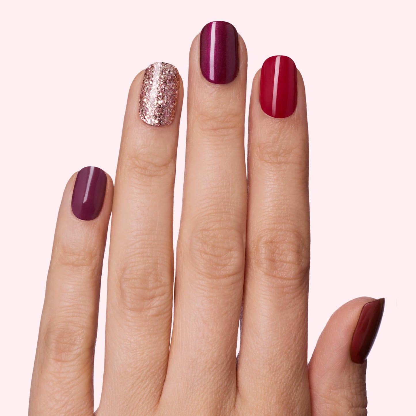Dashing Diva Gloss Nail Strips 5-in-1 Kit - Best of Reds - UV Free, Chip Resistant, Long Lasting Gel Nail Stickers - Contains 110 wraps, 5 prep pads, 2 nail files