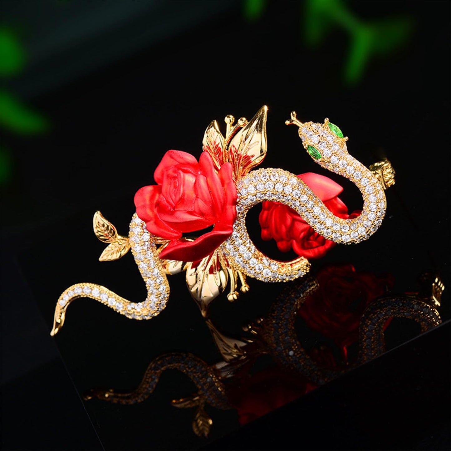 HETICA Women Animal Floral Brooch Pin Accessory Perfect as a Gift for Anniversary Celebrations, Parties, Or Everyday Wear (Snake-Rose)