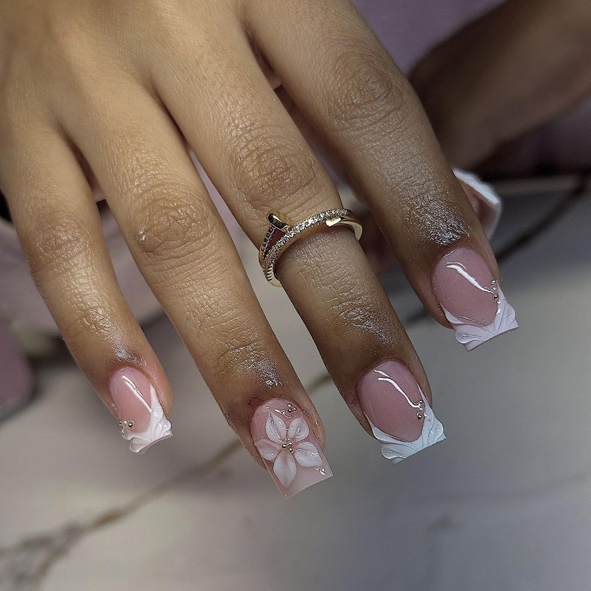 24Pcs White French Tip Press on Nails Short Square Fake Nails 3D Flower with Rhinestones Designs Natural Pink Full Cover Glue on Nails Spring False Nails Glossy Stick on Nails for Women Acrylic DIY
