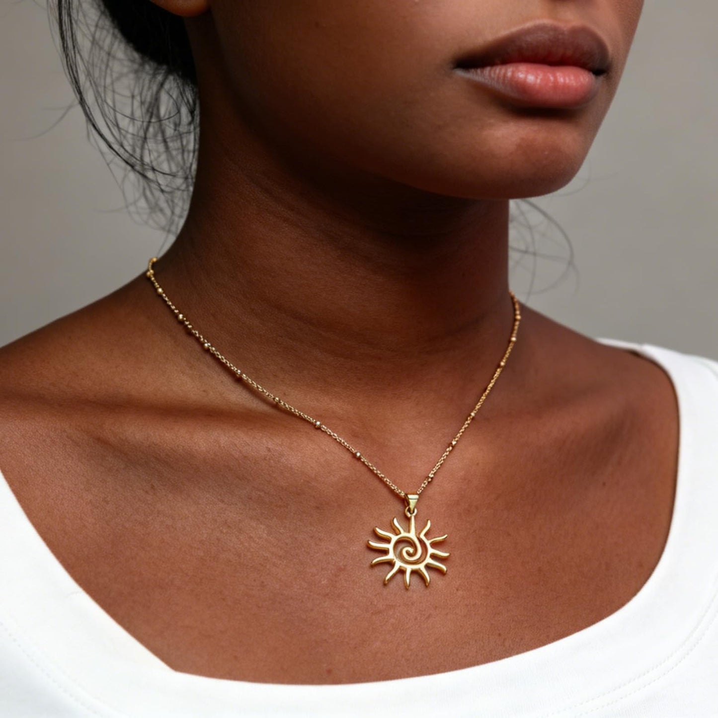 MAIKERDER Sun Necklace, 14K Gold Plated Sun Pendant Necklaces for Women Non Tarnish 16 Inches