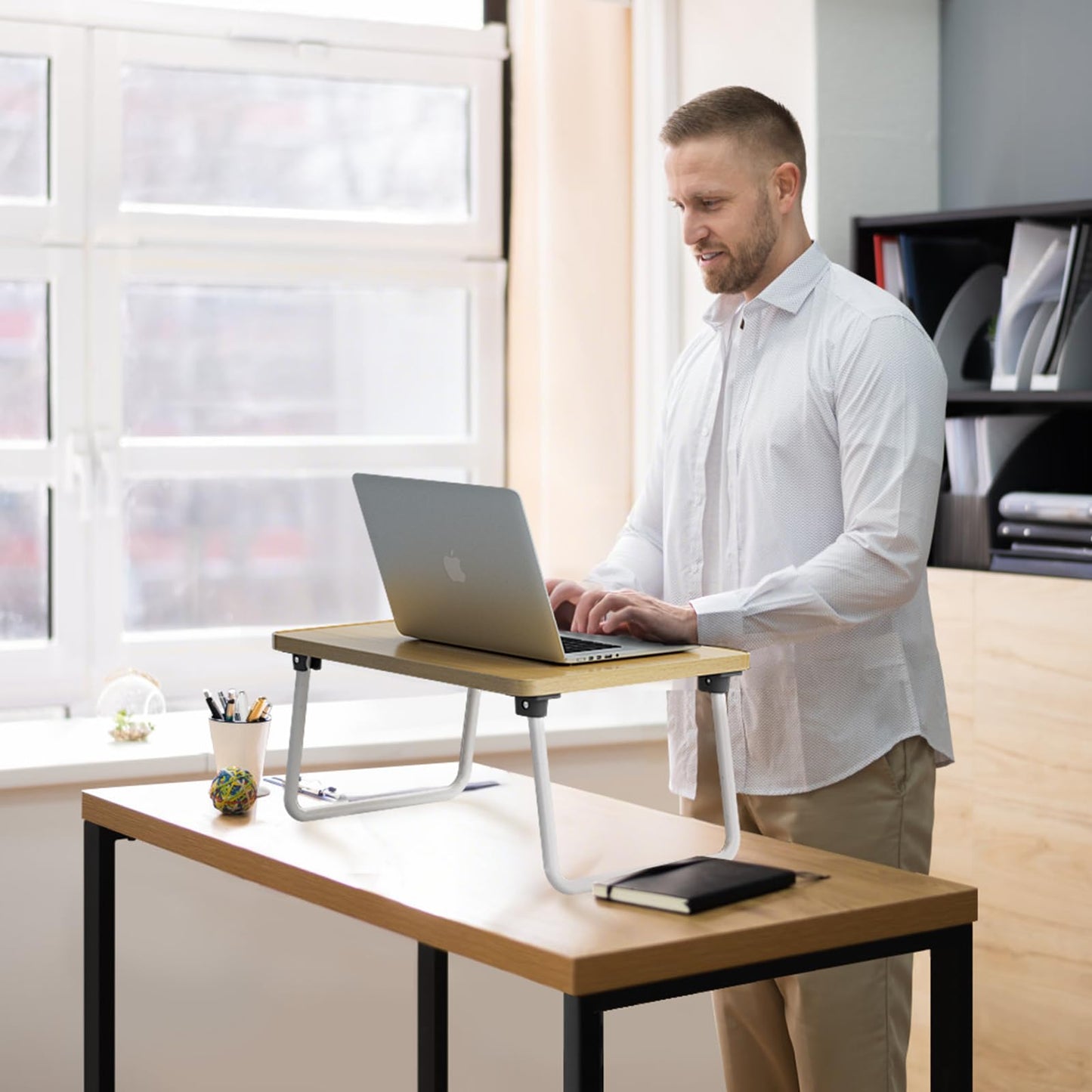 Lap Desks Laptop Tray for Bed or Couch, Breakfast Serving Tray with Folding Legs,Portable & Lightweight Mini Table, Laptop Stand for Working, Reading and Writing,Beige