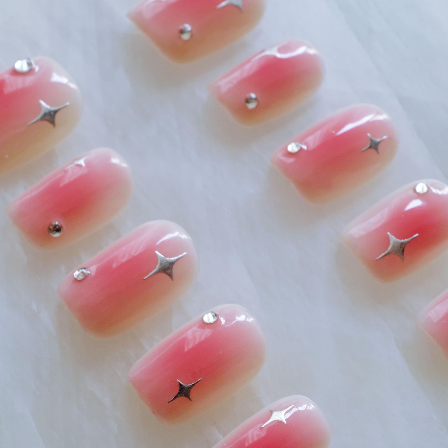 [GLORS] Short Square Press On Nails, Handmade Trendy Design in Pink with Silver Stars, 10 Pieces Salon Quality (Small, SS)