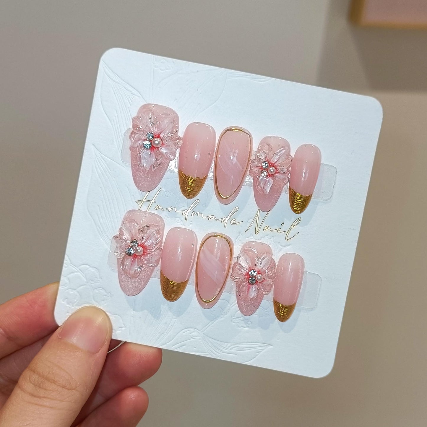 TENPAL Cat Eye Nude Pink Gold French Tips Press on Nails Medium Almond with 10Pcs Kit, Removable Summer Floral Blush Simple Cute Design for Women(XS)