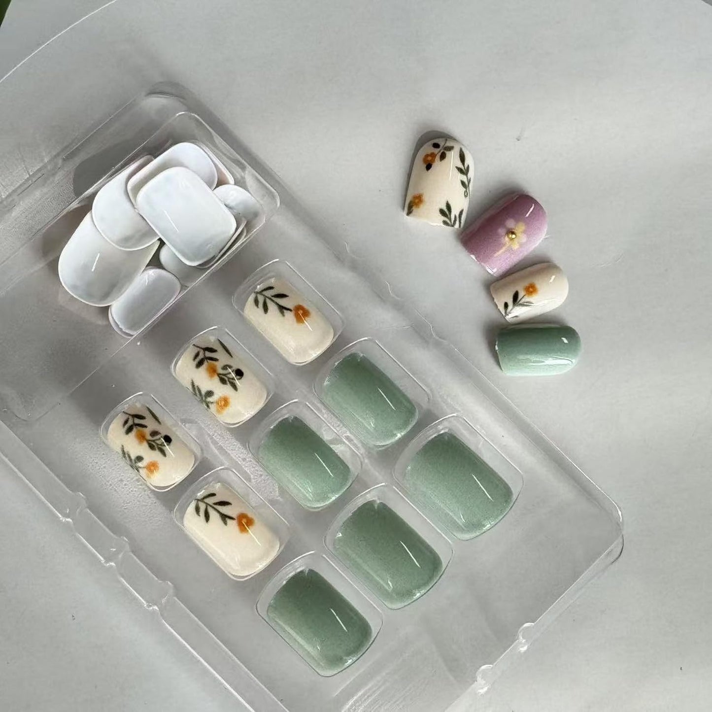 Spring Press on Nail Short Square Fake Nails Full Cover Green Leaves Floral designs Stick on Nail Cute Artificial Acrylic False Nails Glossy Reusable Glue on Nails Summer Press ones for Women 24pcs