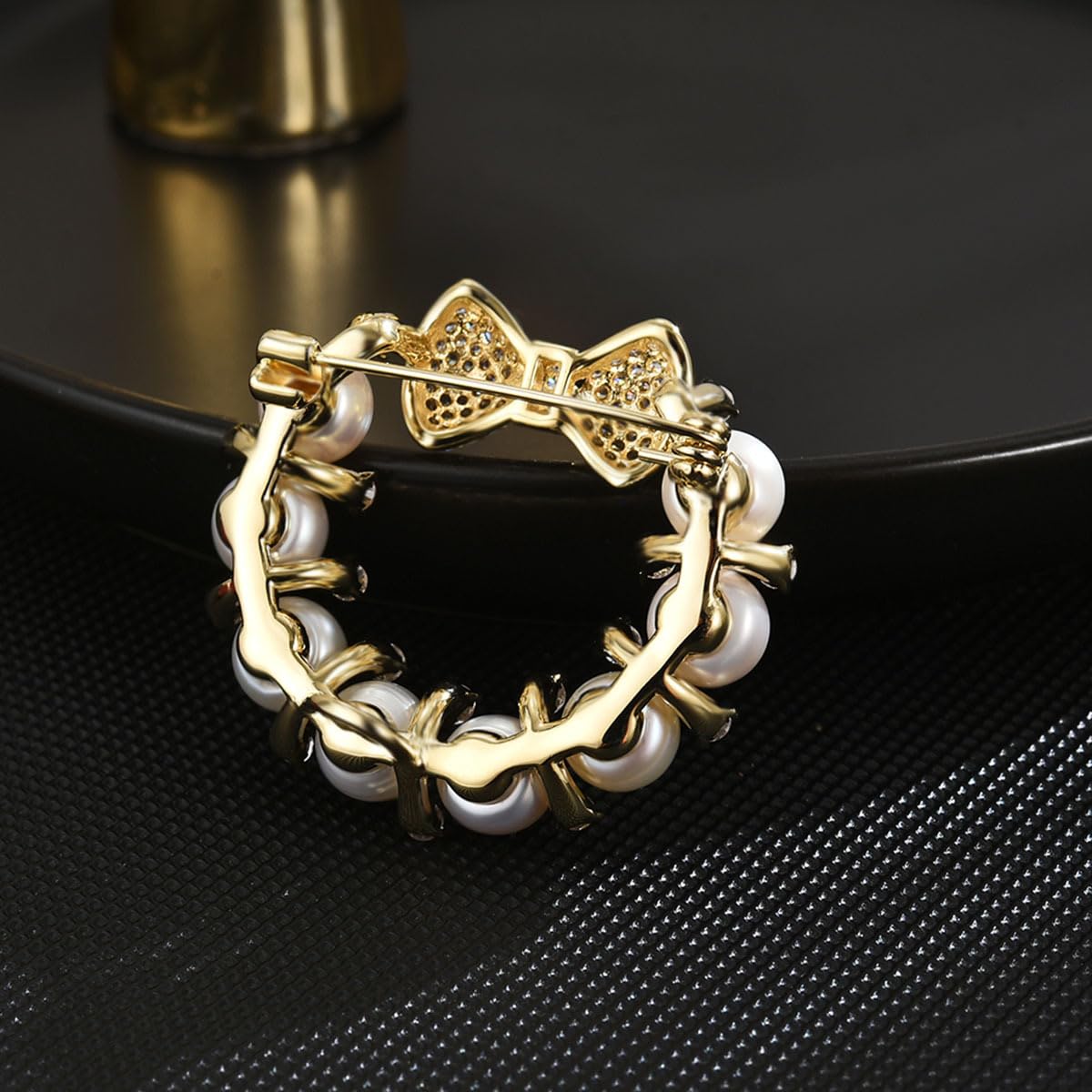 AILONMEI Brooches and Pins for Women Elegant Flower Pearl Brooches Costume Broches Jewelry Lady Christmas Pin for Women (GD-1649)