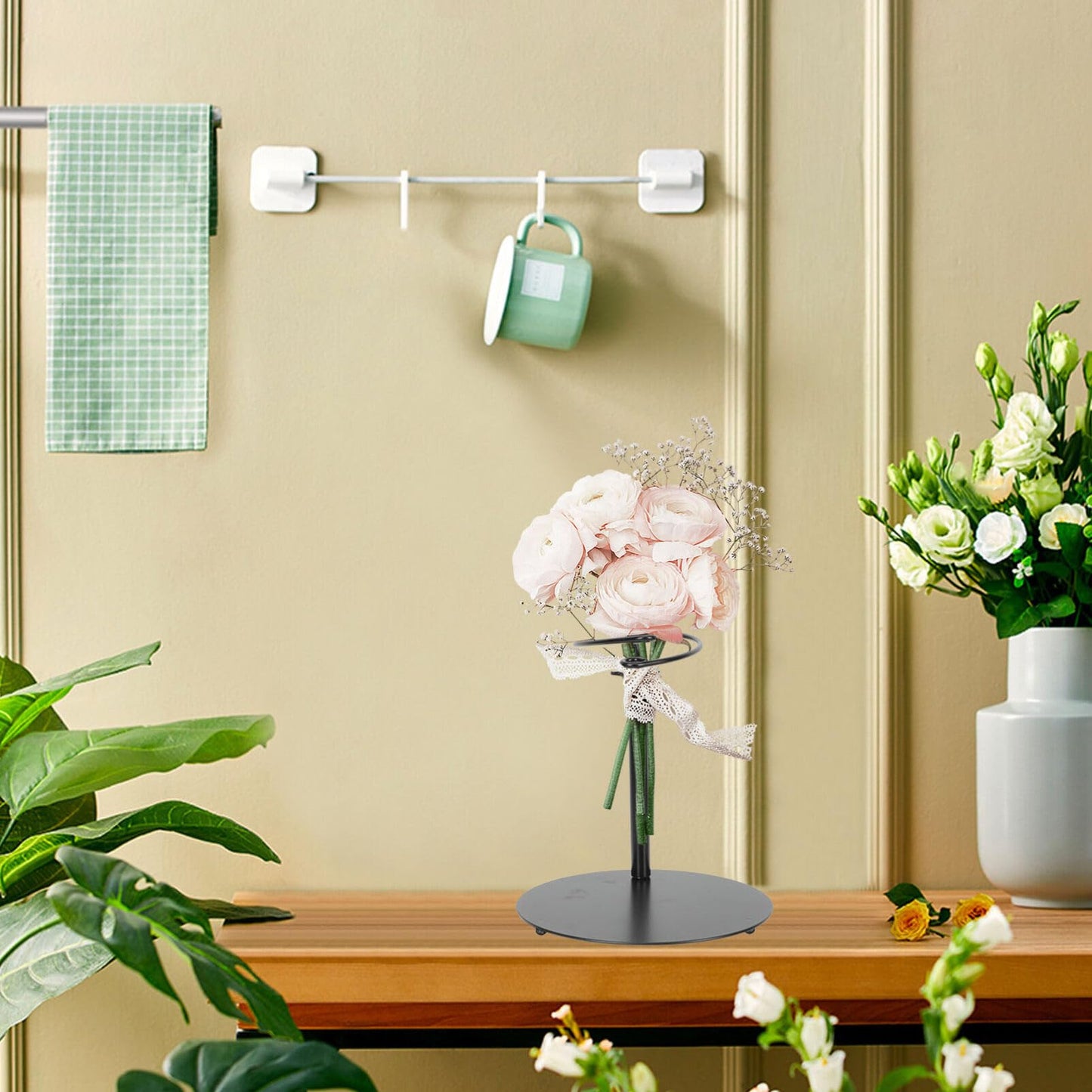 BESPORTBLE Bouquet Display Stand Bouquet Holder Action Figure Stand Rose Shelf Support Adjustable Desktop Fixator for Flower Store Wedding Floral Arrangement