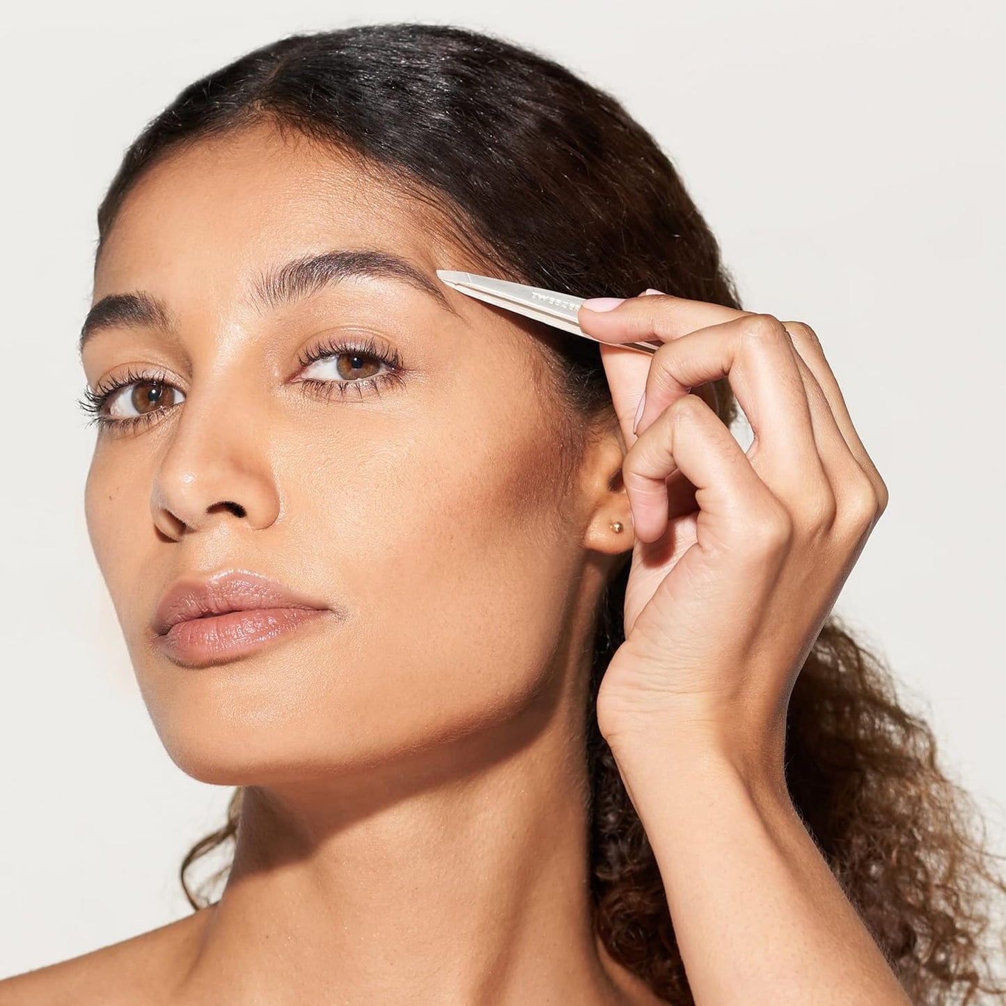 Tweezerman Stainless Steel Slant Tweezer - Eyebrow Tweezers for Women and Men (Platinum Silver)