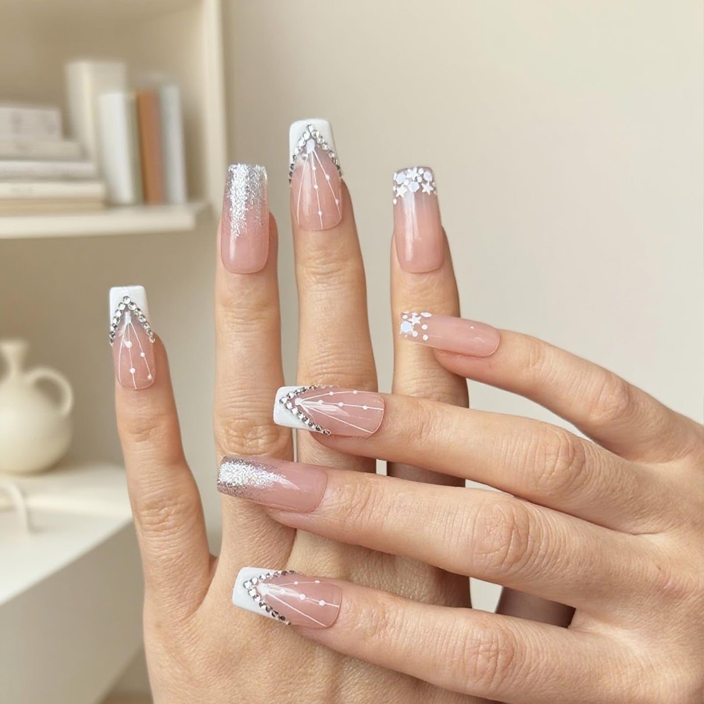 Luxury Handmade Press-on Nail Art – 3D Rhinestone Silver Glitter False Nails，Nude Gradient French Acrylic Nails， Reusable Self-Adhesive White Fake Nails.(M-10PCS)