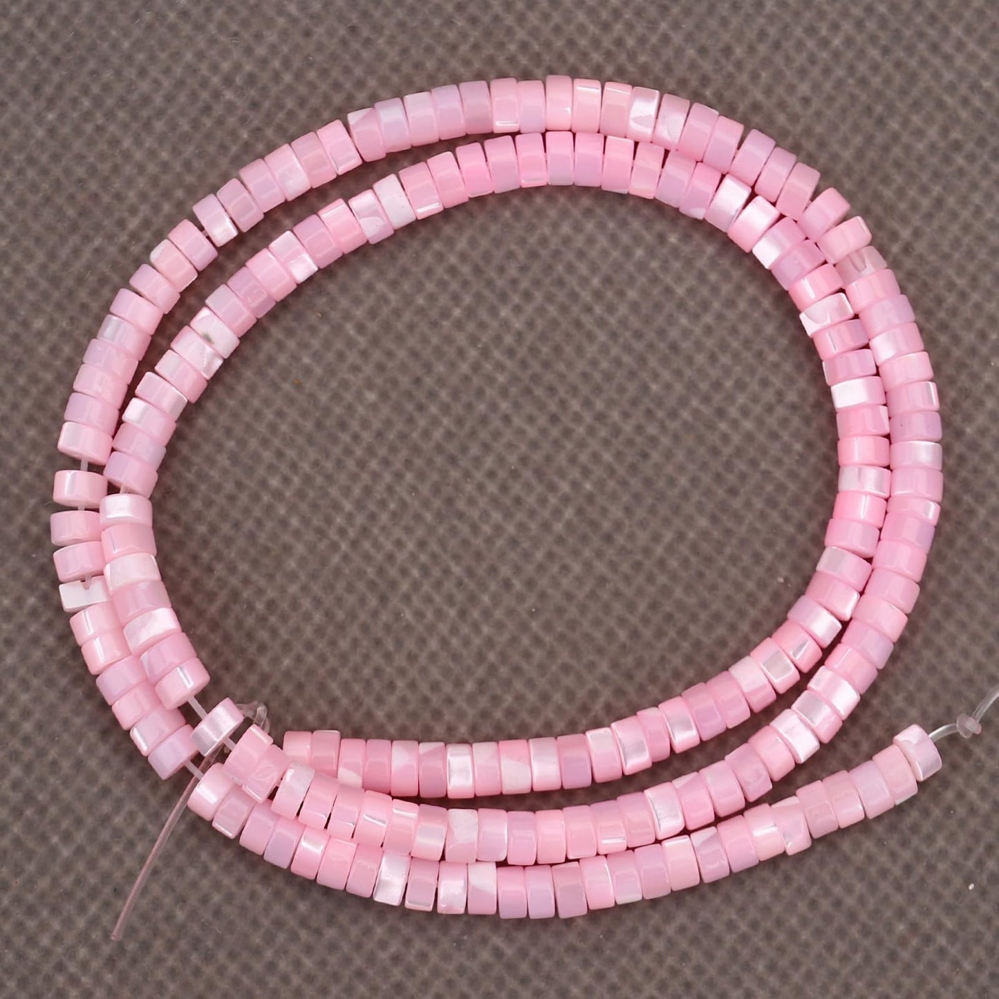 BONNY BOXX 150PCs Natural Pink Shell Spacer Beads, Loose Semi Precious Flat Round Gemstone Heishi Disc Stone Beads for Beading Jewelry Making 4mm*2mm