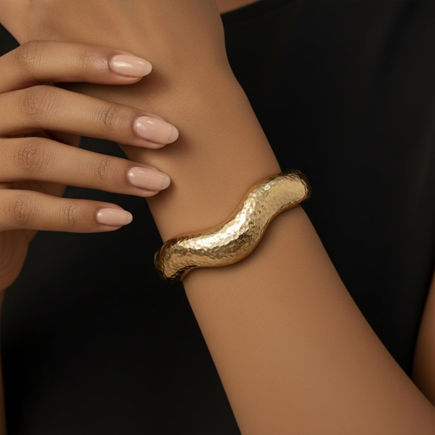 MIJENITI Gold Bangle Bracelets for Women Dainty Chunky Bracelets Vintage Statement Gold Jewelry Hammered Wrist Cuff Bracelet