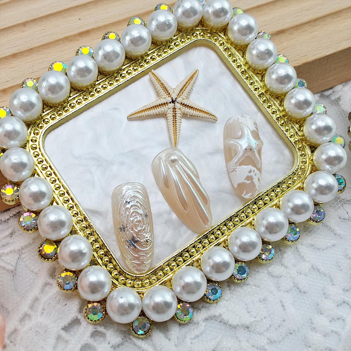 30Pcs Summer Press on Nails Medium Almond Glue on Nails French Tip Fake Nails with 3D Pearl Seashell Design French Beach Acrylic Nails Cute Starfish False Nails White Ocean Stick on Nails for Women