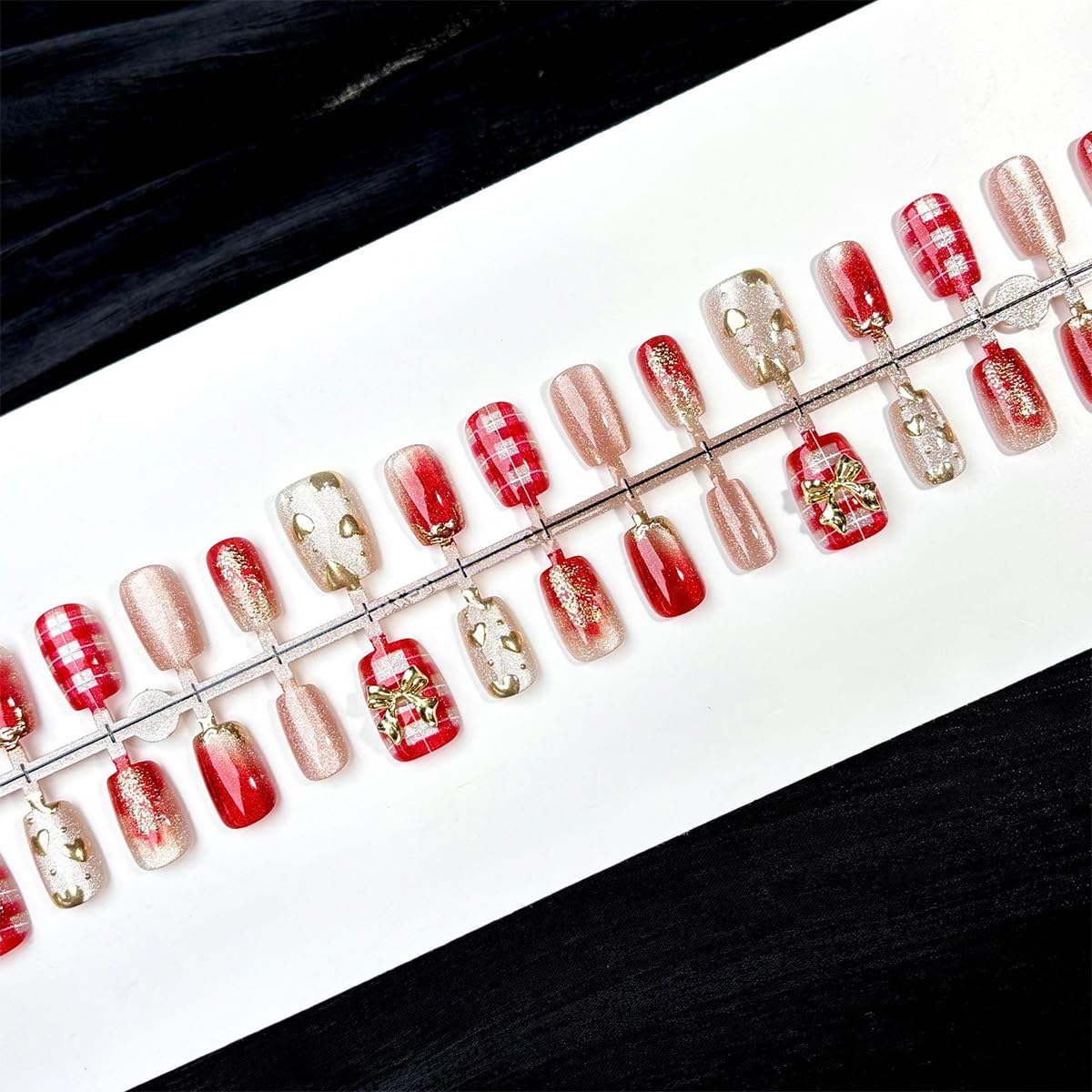 24Pcs Romantic Valentines Press on Nails Short Oval Fake Nails with 3D Bow Plaid Rhinestones Designs Cute Glue on Nail Gold Heart False Nails Glitter Acrylic Full Cover Stick on Nail for Women