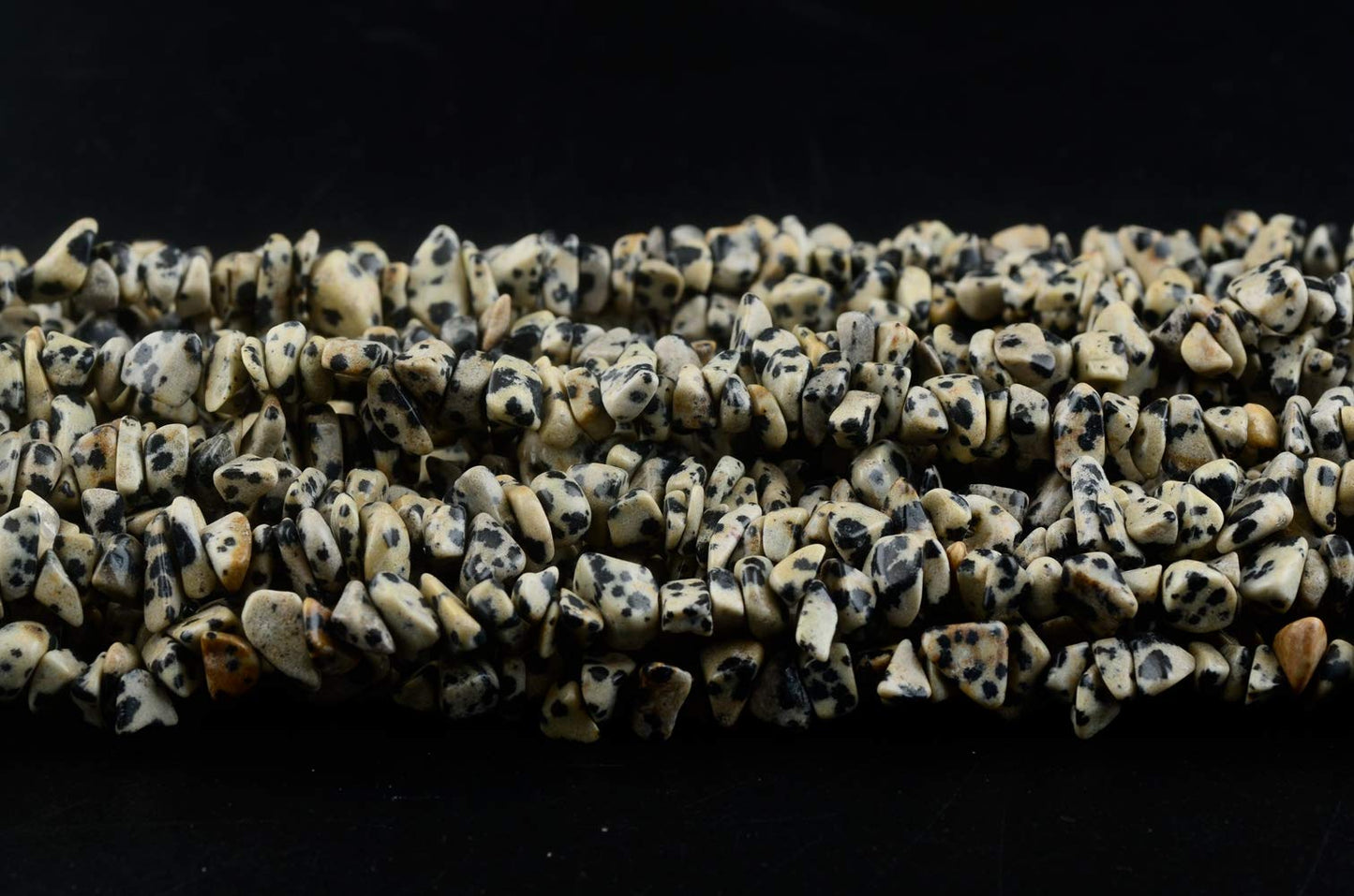 Natural Chip Stone Beads Dalmation Spot 5-8mm About 400 pieces Irregular Gemstones Healing Crystal Loose Rocks Bead Hole Drilled DIY for Bracelet Jewelry Making Crafting (5-8mm, Dalmation Spot Jasper)