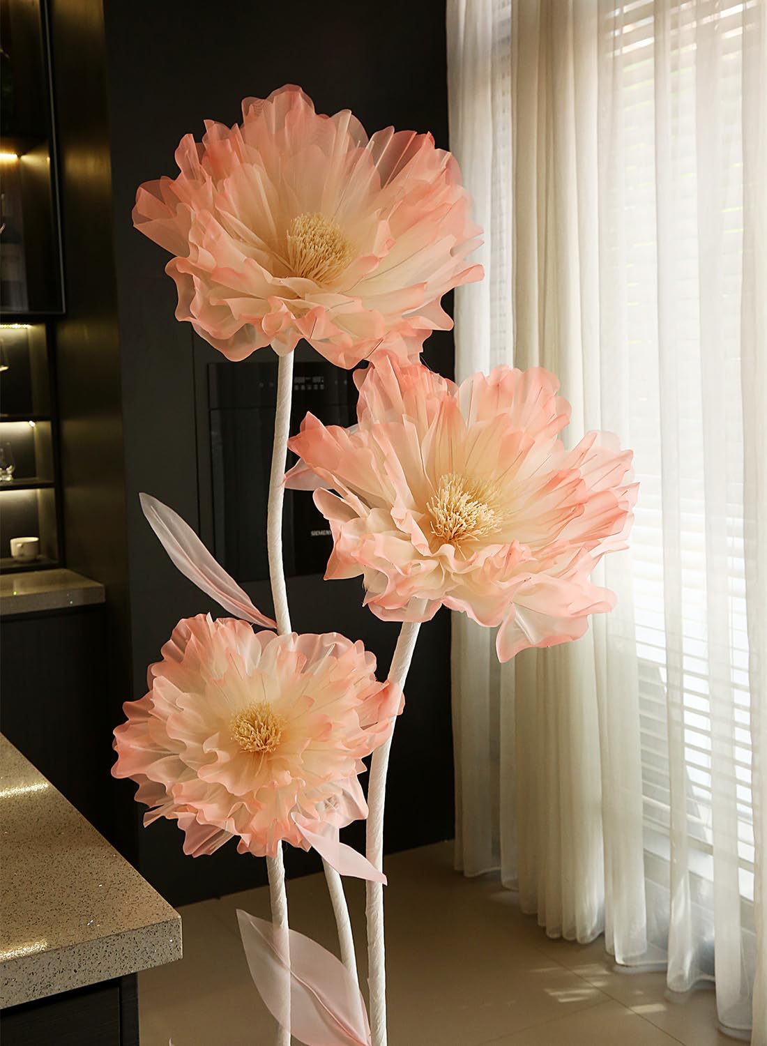 KEY SPRING Giant Artificial Organza Flower On Base – Large Pink Faux Flower with Standing Stems and Base for Wedding, Valentine's Day, Party, Shop Window Display, Outdoor Yard Event Backdrop Decor