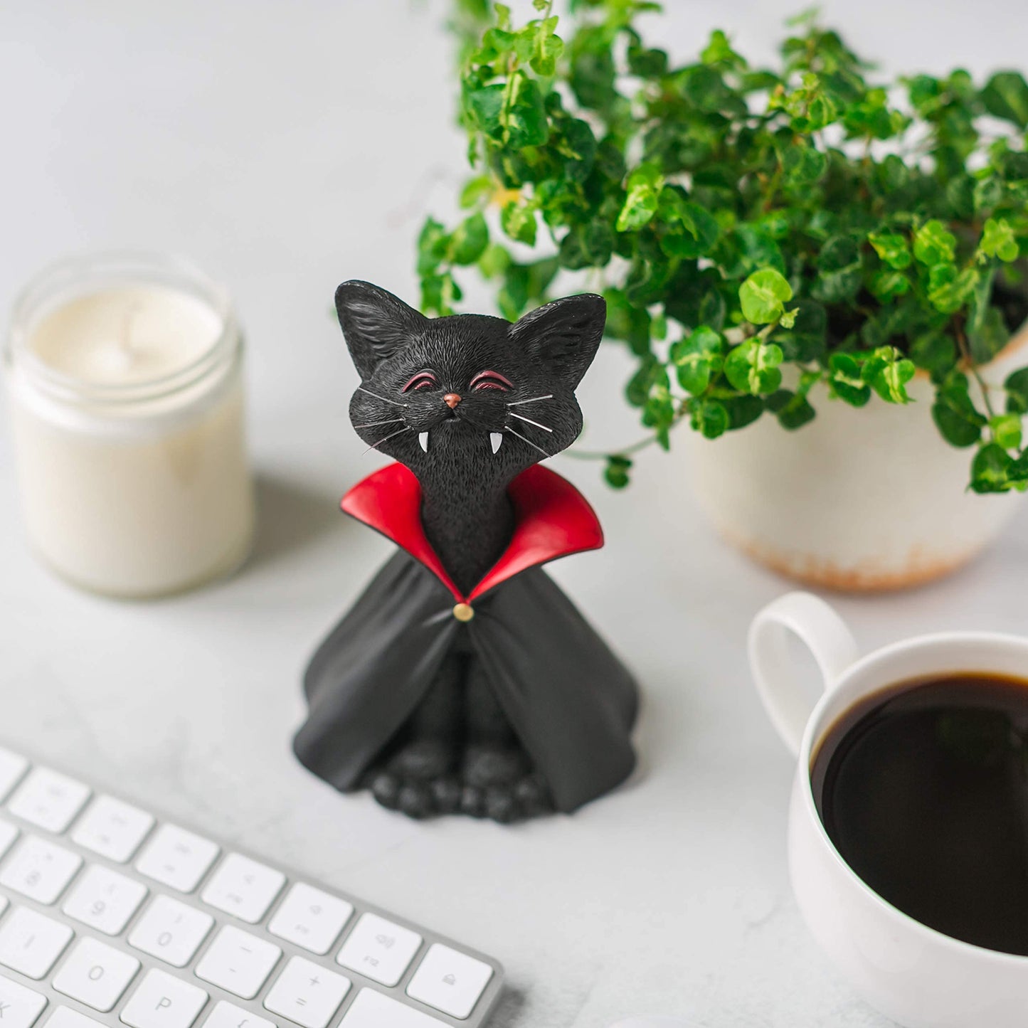 Whimsical Black Vampire Cat Figurine – Gothic Resin Halloween Decor for Cat Lovers – Whimsical Vampire Kitty Statue with Fangs and Cape – Spooky Cute Shelf Accent – Unique Gift for Pet or Horror Fans