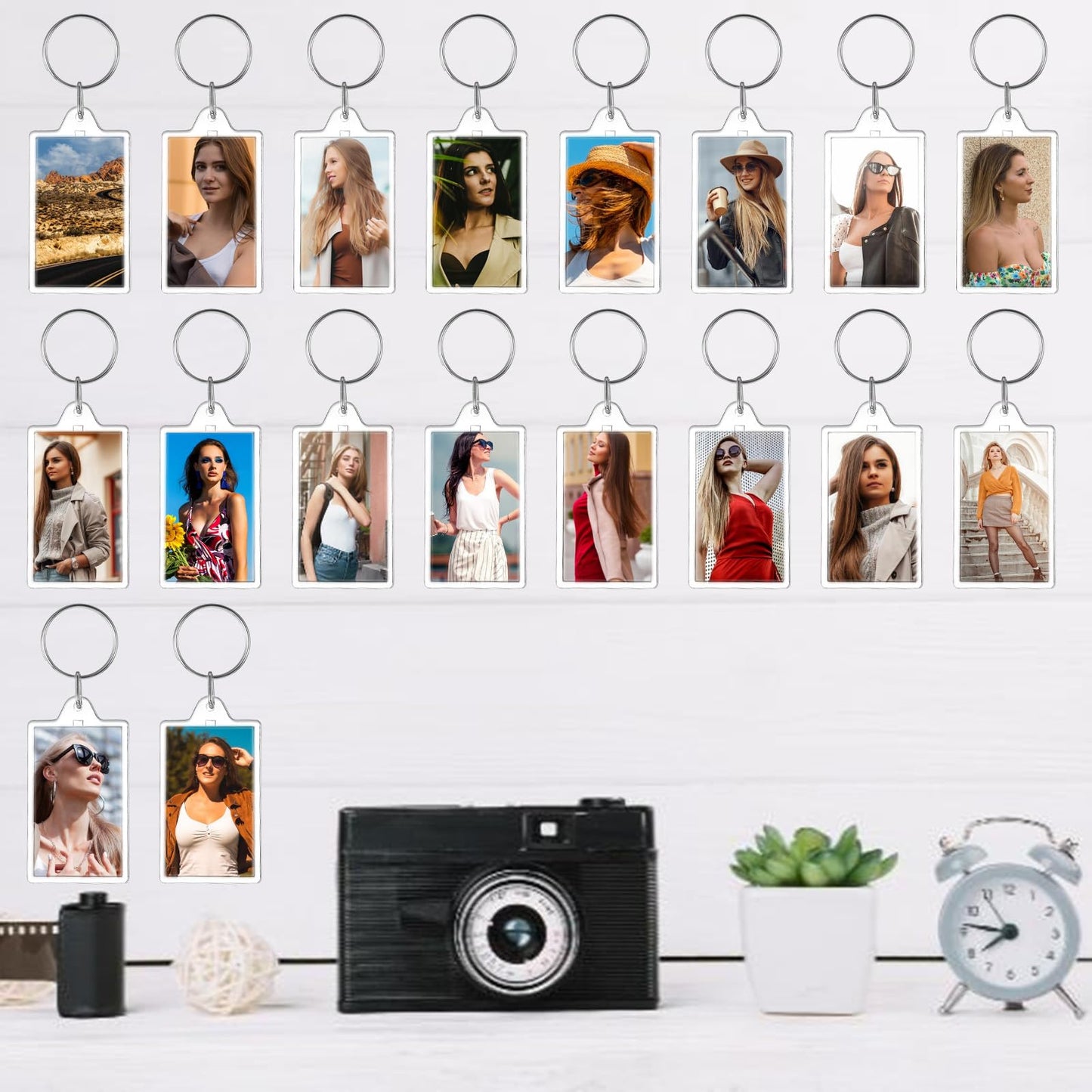 wutfuooo 150 Pack Clear Acrylic Photo Picture Keychain Blank Photo Insert Keyring DIY Personalize Favor