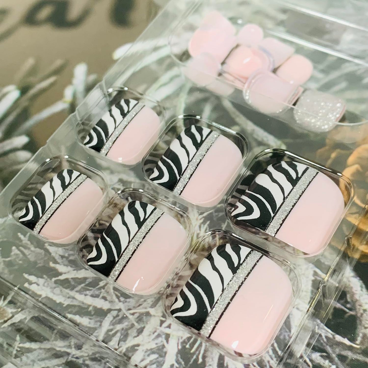 Press on Toenails Coffin with Zebra Stripes Designs, Full Cover Reusable False Toenails with Glue, Artificial Acrylic Fake Nails for Toe, Glue on Toenails with Charm, Stick on Toe Nails for Women