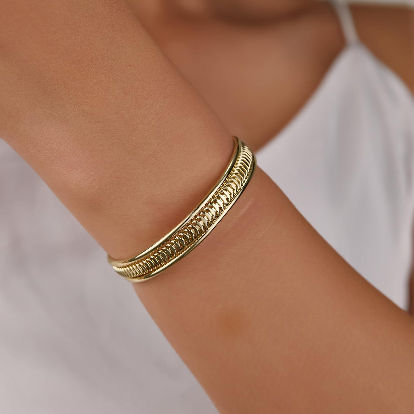 SHINYTE CATALINE Valentine's Day Gift Ideas 14K Gold Plated Chunky Cuff Bracelet For Women,Adjustable Bendable Cuff Bracelets Boho Bangle,Gift for Girlfriend Wife
