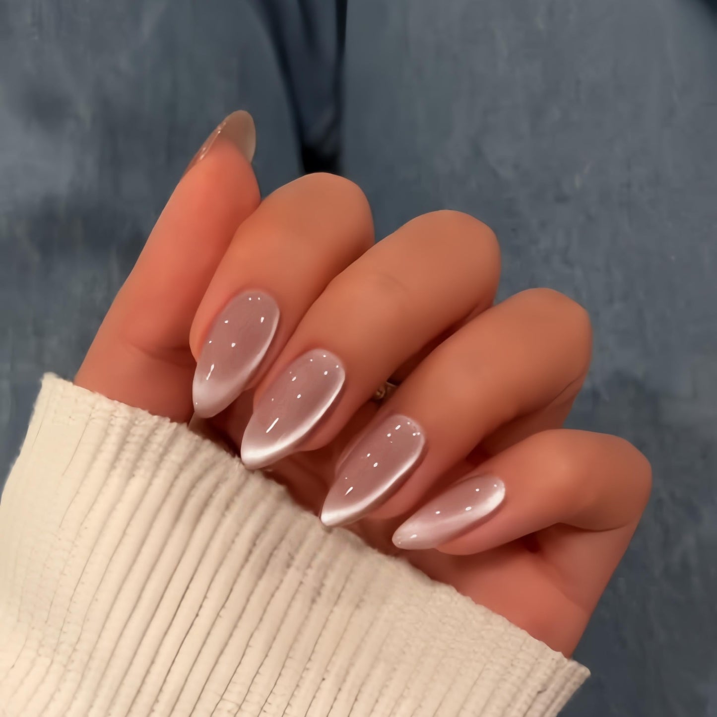 KQueenest Cat Eye Nude Pink Press on Nails Almond, Glitter Press on Nails Medium, Sparkly Shiny Soft Gel Fake Nails Set, Bling Chrome Glue on Nails Medium Stiletto for Women Manicure Gift 30 Pcs