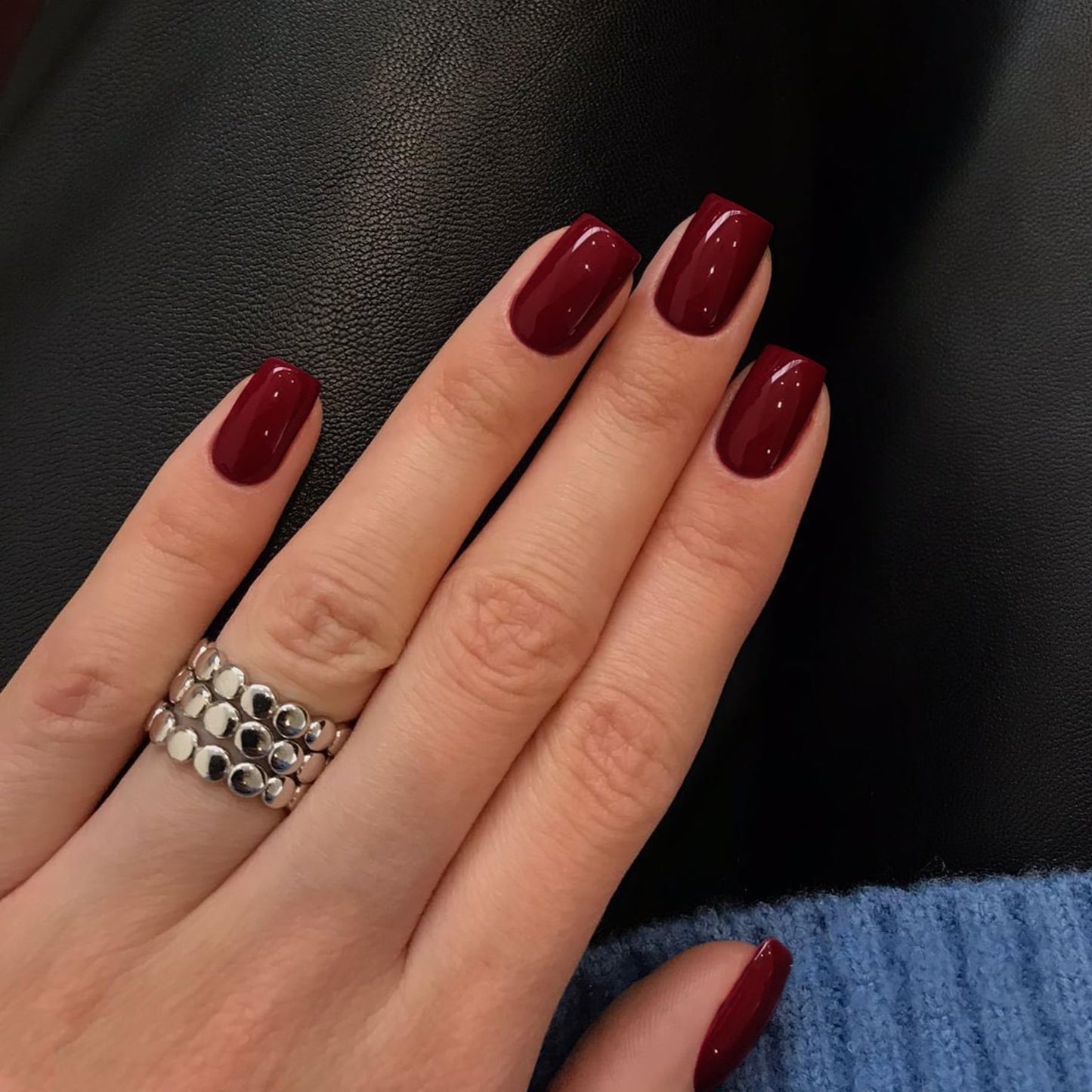 KQueenest Dark Red Press on Nails Short Medium Square, Burgundy Glue on Nails for Women, Solid Gel Dark Fake Nails Short, Reusable Coffin Acrylic Nails Press on for Finger Decoration in 24 Pcs