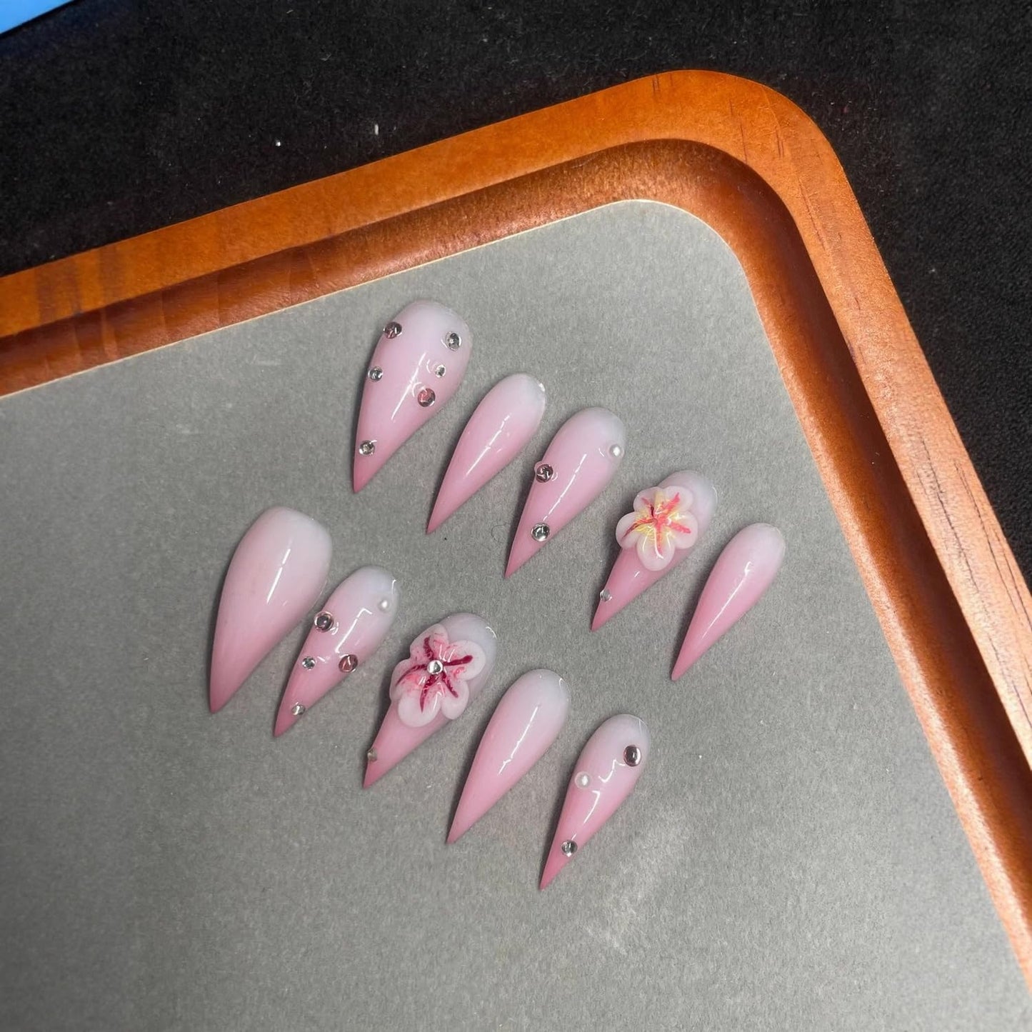 Handmade Flower Press on Nails Gradient Curved Stiletto False Nail Eagle Claw Designs Rhinestone Fake Nails Dragon Claw Press on Nails Extra Long Thicked Acrylic Nail for Women (M)