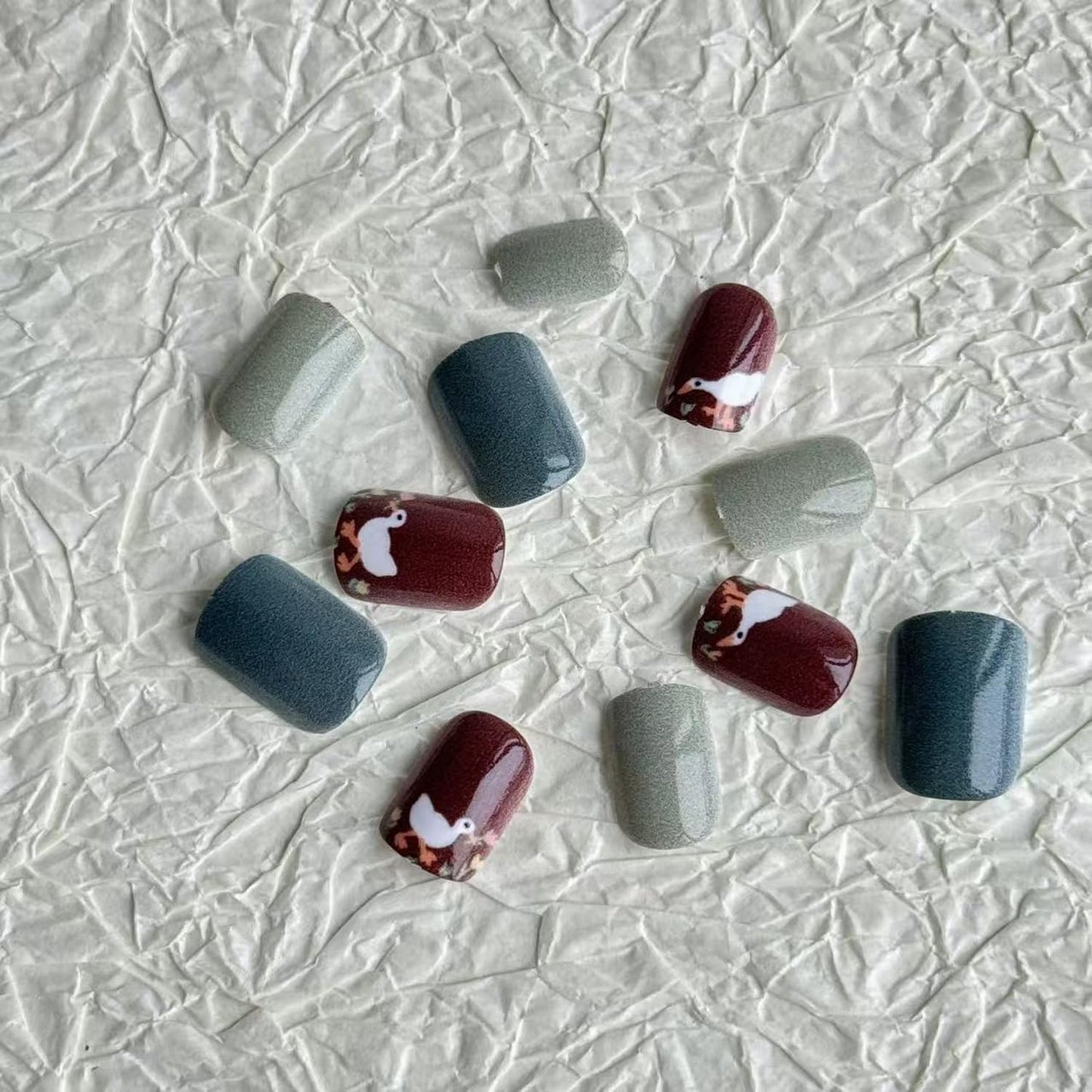 24pcs Cute Press on Nail Short Square Fake Nails with Goose designs Stick on Nail Green Grey Brown Press ones Glossy Full Cover Glue on Nails Reusable False Nails for Women Work