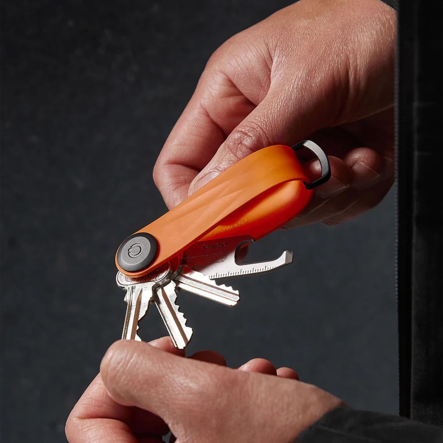 Orbitkey Active Key Organizer Lite – Durable Holder with Elastic Polymer Band, Carabiner Ring & Secure Locking Mechanism – Slim Pocket-Friendly Keychain for Everyday Carry & Travel (Tangerine)