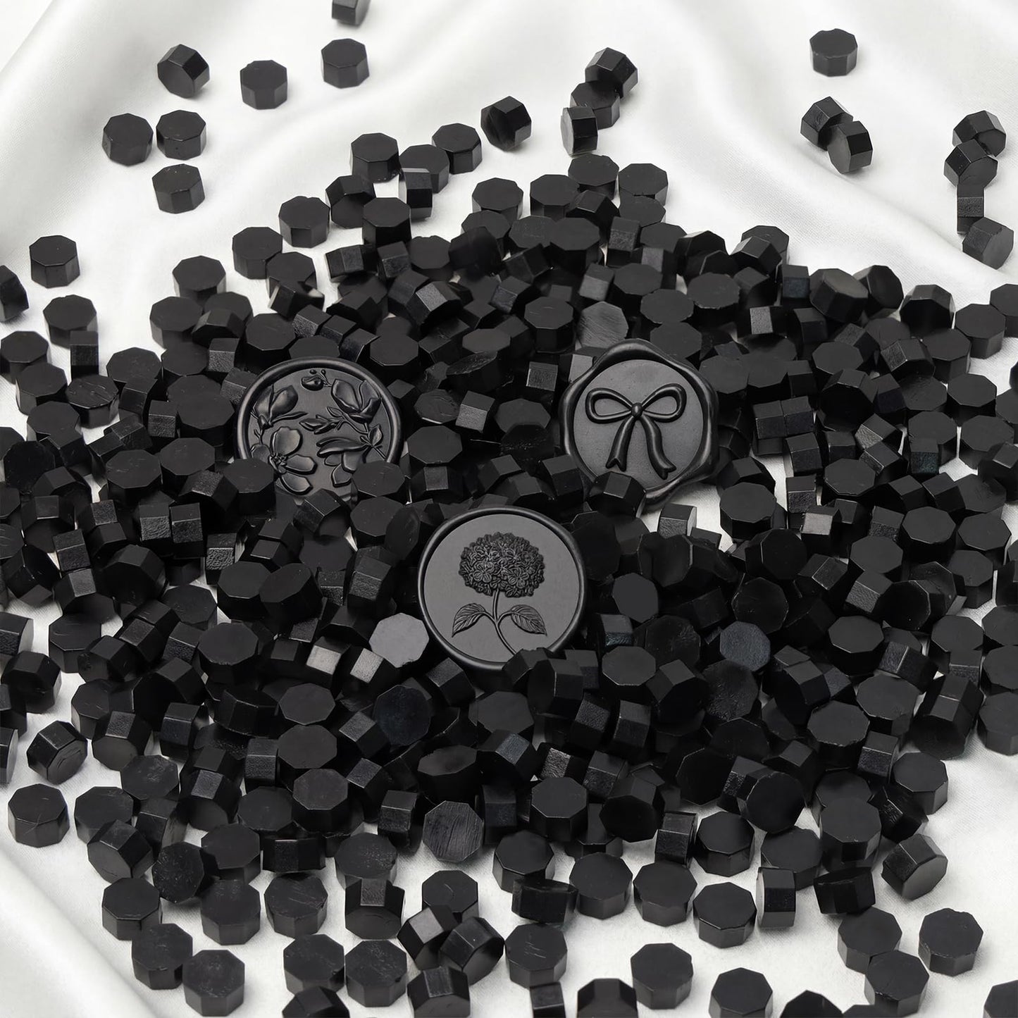 UNIQOOO 540 Pcs Black Sealing Wax Beads Nuggets for Wax Seal Stamp, Great for Embellishment of Card Envelope, Wedding Invitation, Wine Package, Gift Wrapping