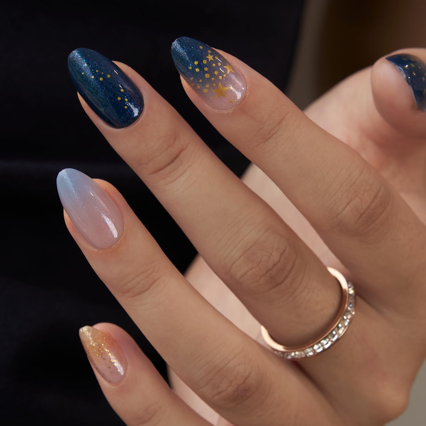 Curvlife 30pcs Press on Nails, Acrylic Fake Nail with Apricot Design, Full Cover False Nails Tips Glossy Nude Glue on Nails Artificial Stick on Nails for Women (starry night glitter nails, Medium)