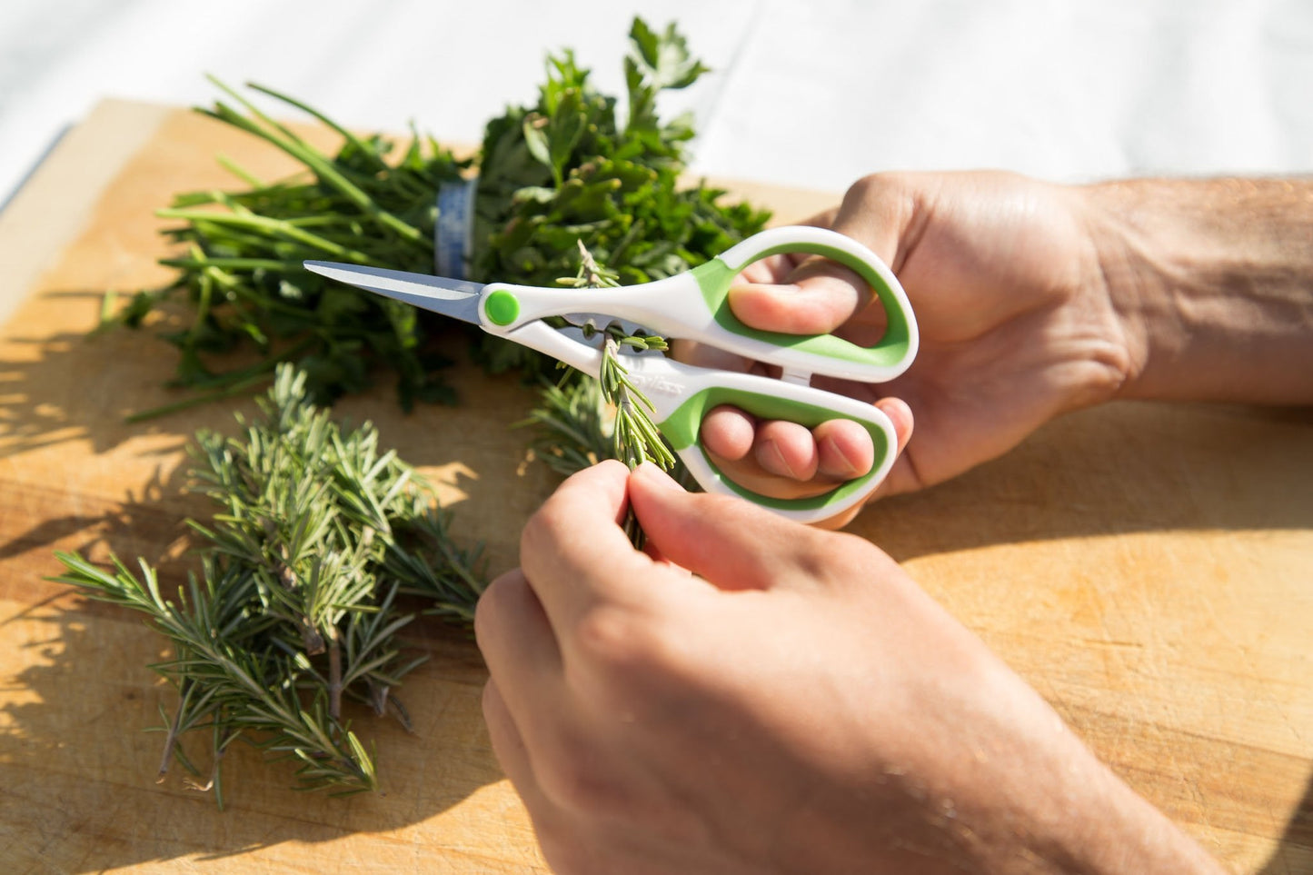 Zyliss Heavy Duty Home & Kitchen Herb Shears Scissors with Innovative Stem Stripper, Versatile Kitchen Shears for Trimming Weeds, Flower Buds & More - White/Green - 8.5 x 4.2 x 0.4 inches
