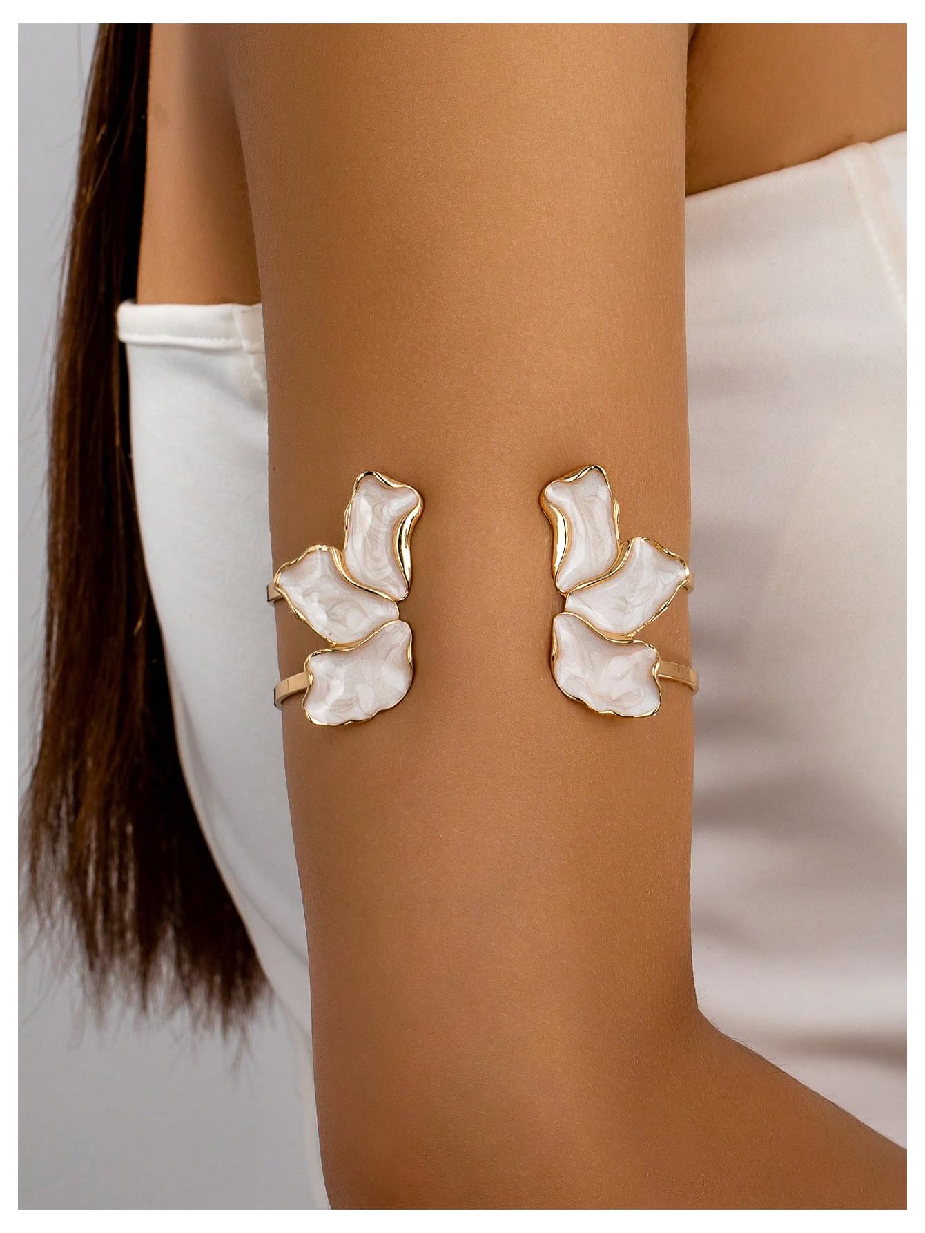 MakeMeChic Beach Gold Arm Cuff Jewelry for Women Bangle Band Armlet Flower Upper Arm Cuff Bracelet Summer Beach Essentials White One-Size