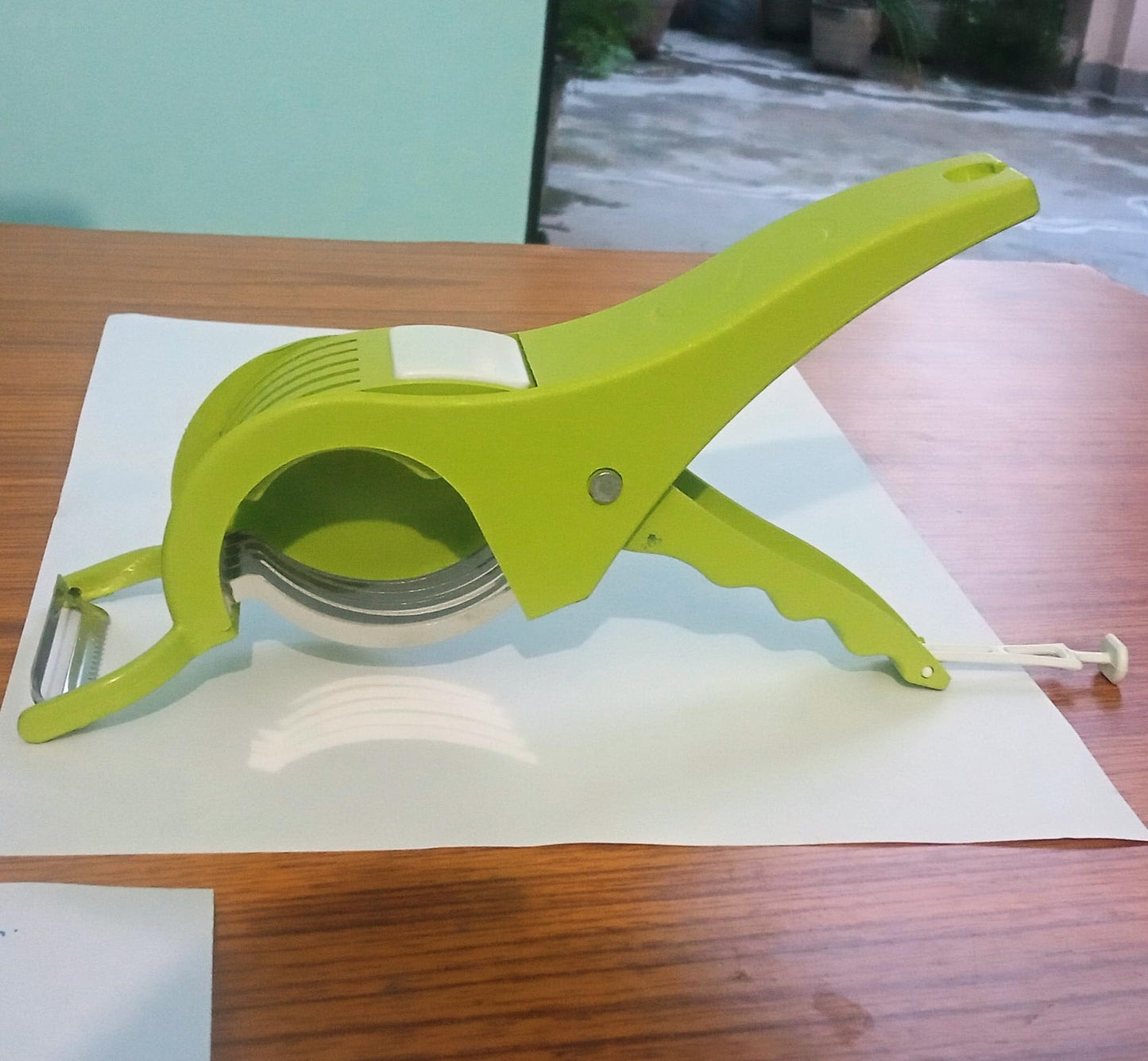 Plastic Vegetable slicer Vegetable Chopper Bhindi cuuting tool Multi slicer with peeler (Multi) Pack of 1