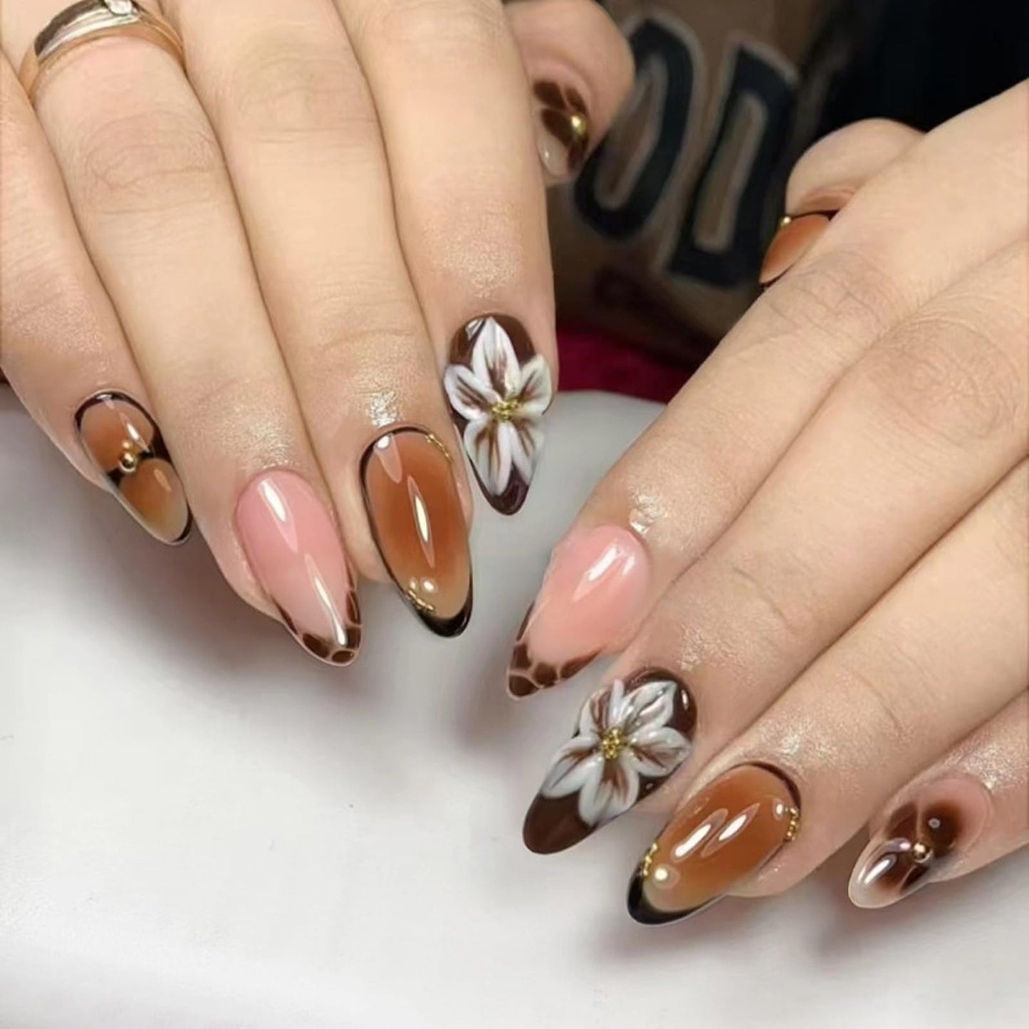 MISUD Press on Nails - Medium Almond Fake Nails with Fall Brown, Acrylic Autumn Flower Design 24 pcs