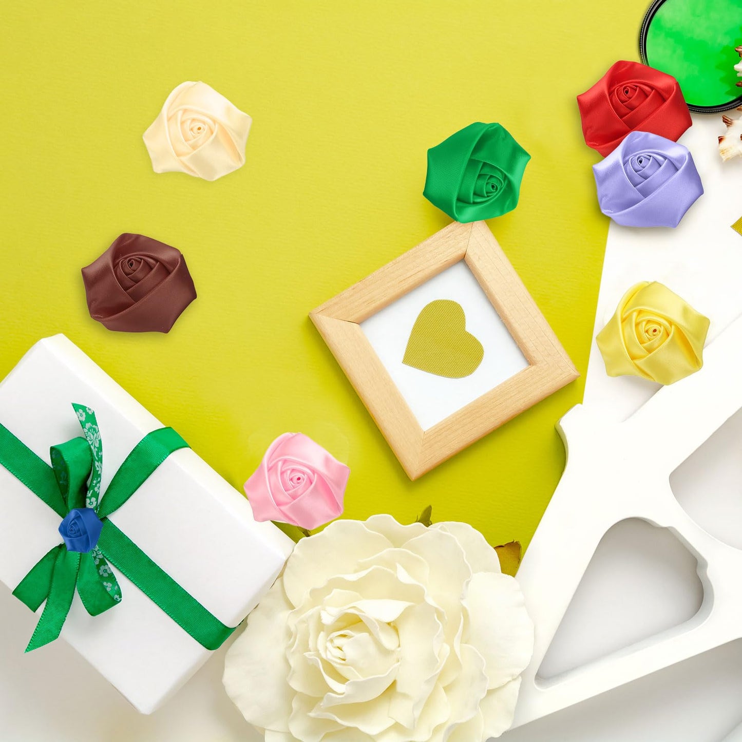 uxcell 20pcs 2Size Satin Ribbon Roses 2.5cm/5cm Ribbon Flower Rose Artificial Fabric Flowers for DIY Crafting Accessories Sewing Wrapping Wedding Gift Decoration (White)
