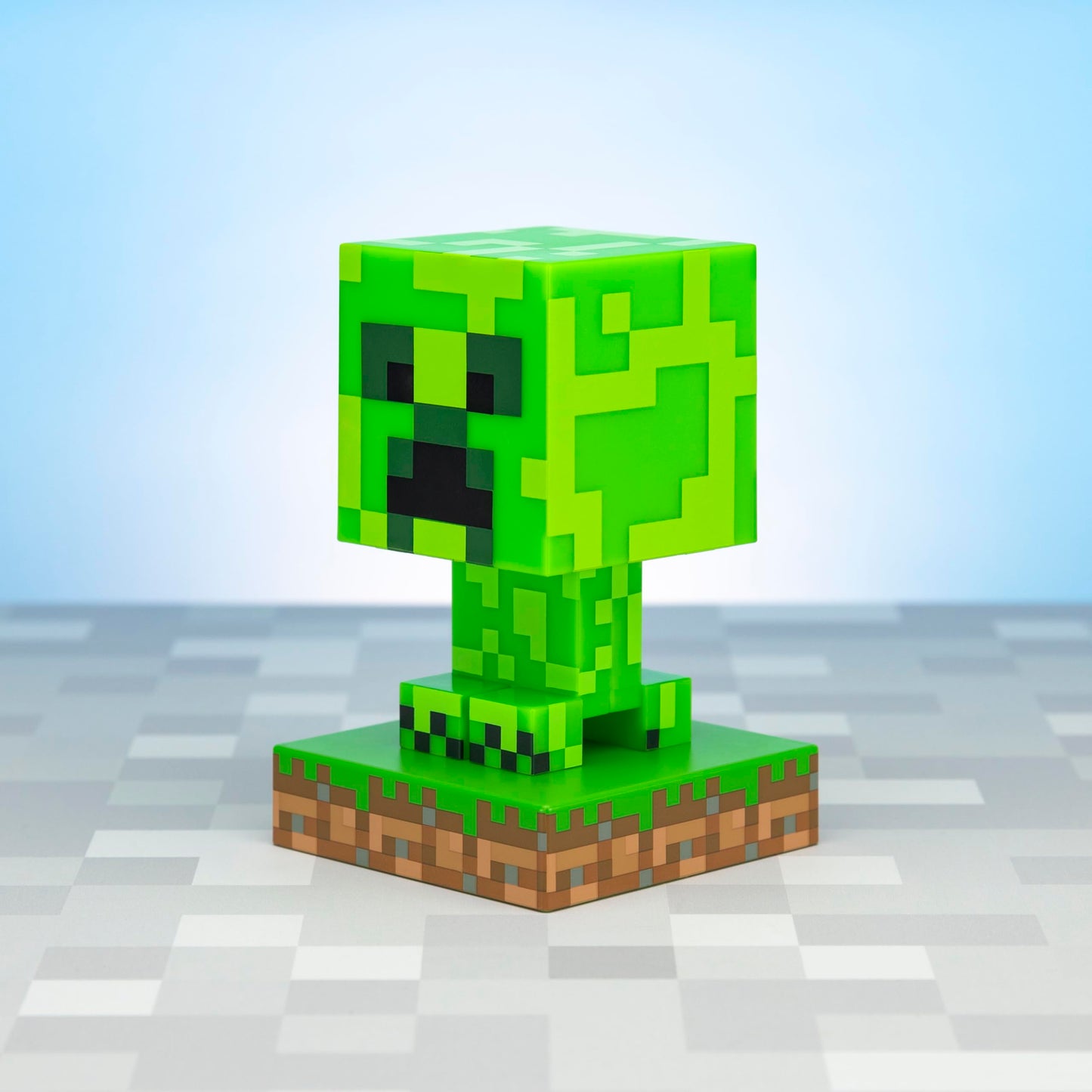 Paladone Minecraft Creeper Light, Lamp, & Night Light - 12 cm Tall - Battery Powered - Gaming Room & Bedroom Decor for Minecraft Gamers