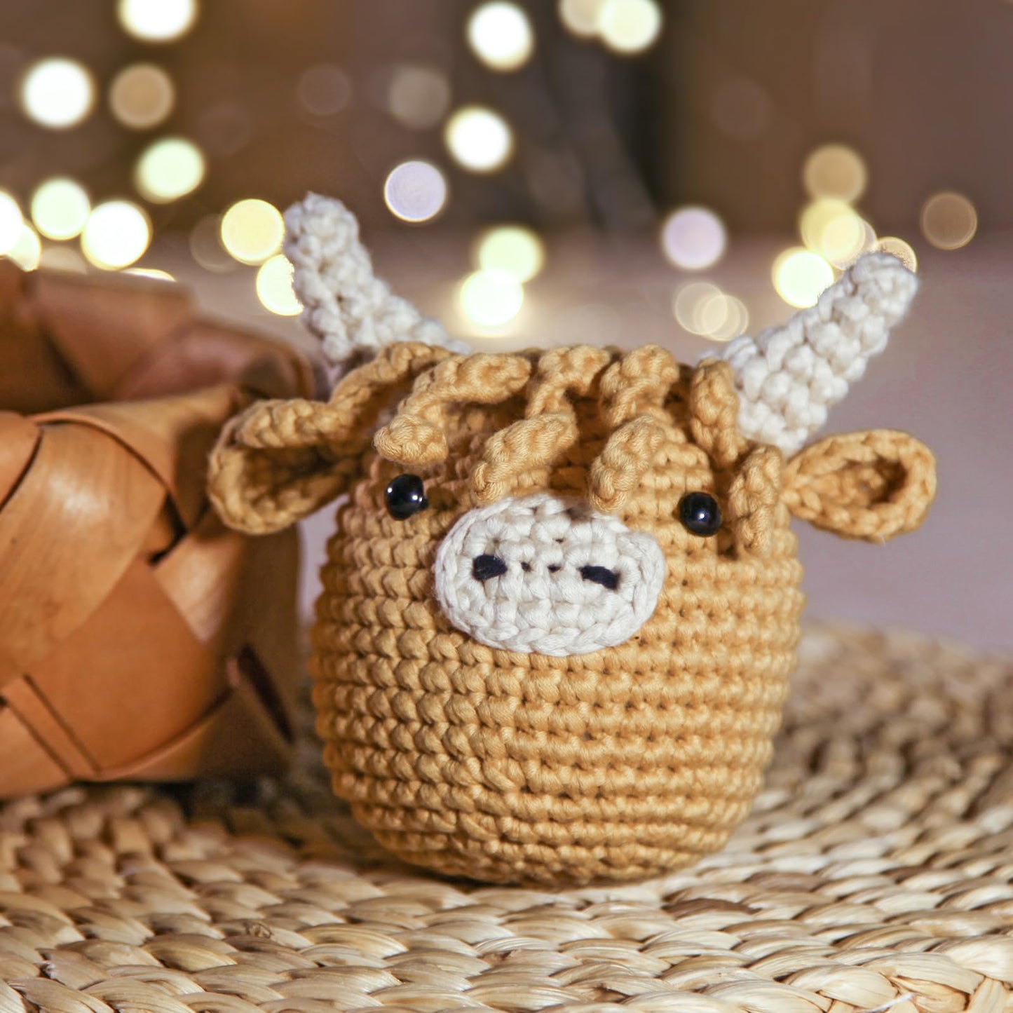 Crochet Kit for Beginners: Highland Cow Crochet Kit, Learn to Crochet, Include Easy Knitting Soft Yarn, Step-by-Step Video Tutorial, Hook, Holiday Birthday Gift for Adults and Teen(30%+ Yarn)