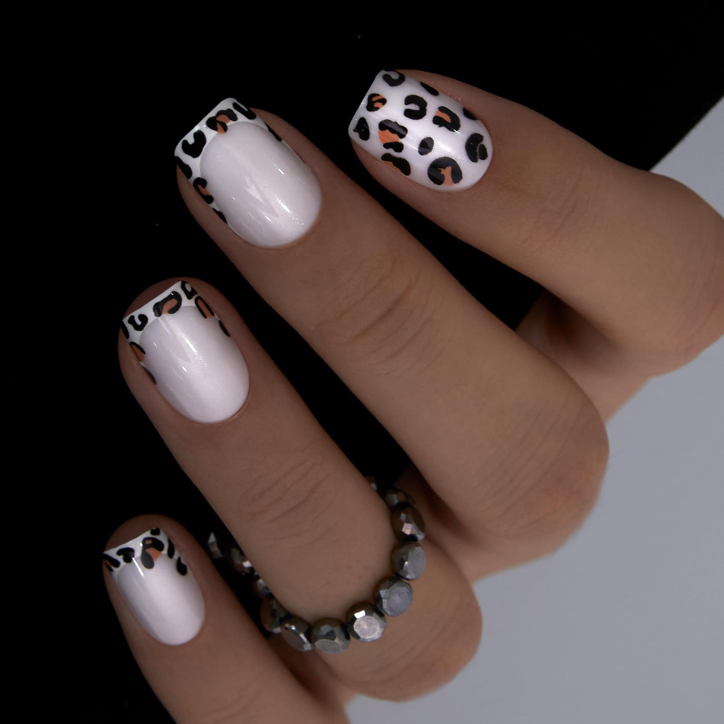 Curvlife 30pcs Press on Nails, Medium Square Acrylic Fake Nail with leopard print French Apricot Design, Full Cover False Nails Tips Glossy Nude Glue on Nails Artificial Stick on Nails for Women