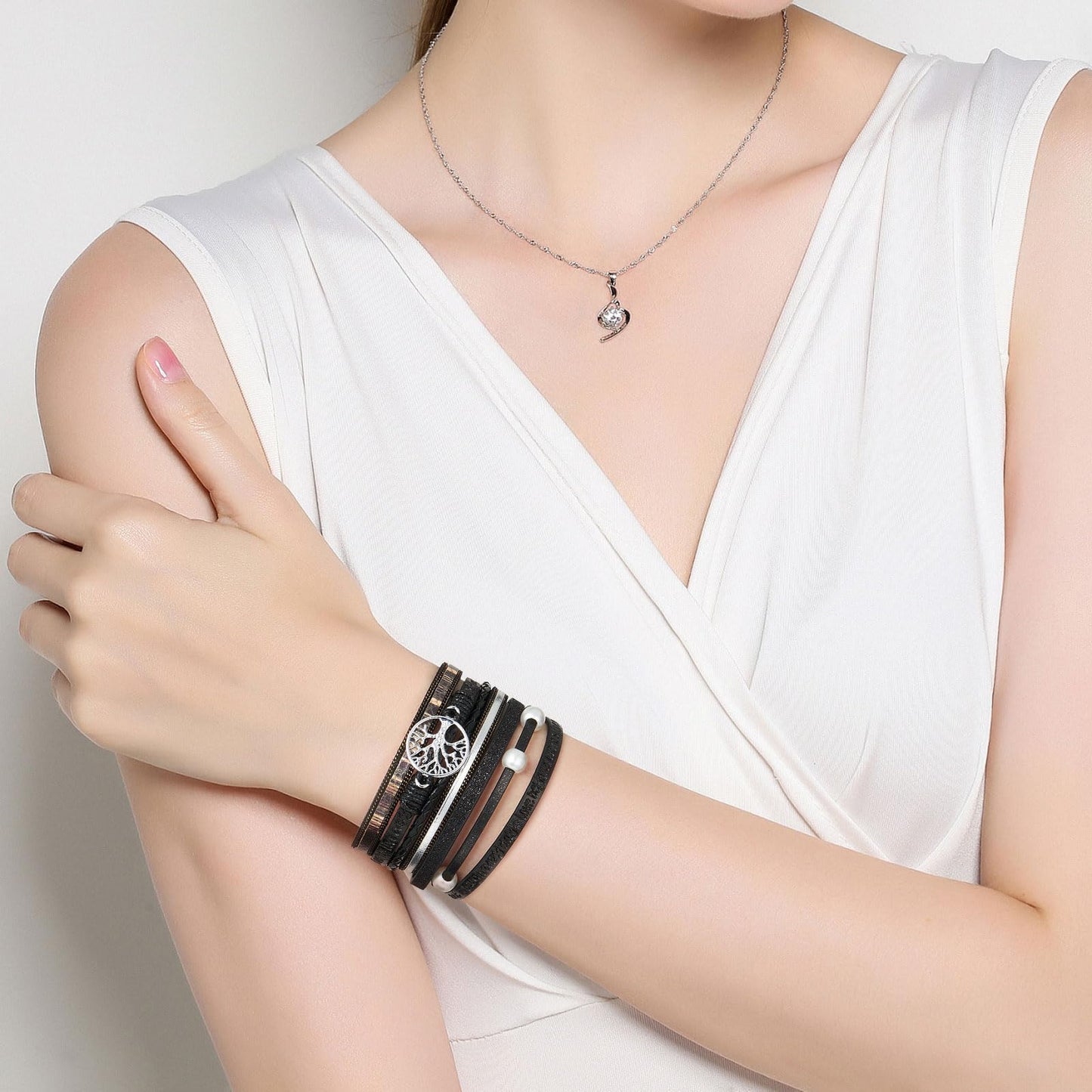 QIUTIMIY Leather Bracelets for Women Trendy Boho Cuff Bracelet Layered Bangle with Clasp Hand Wrist Jewelry Western(Style 5-Black)